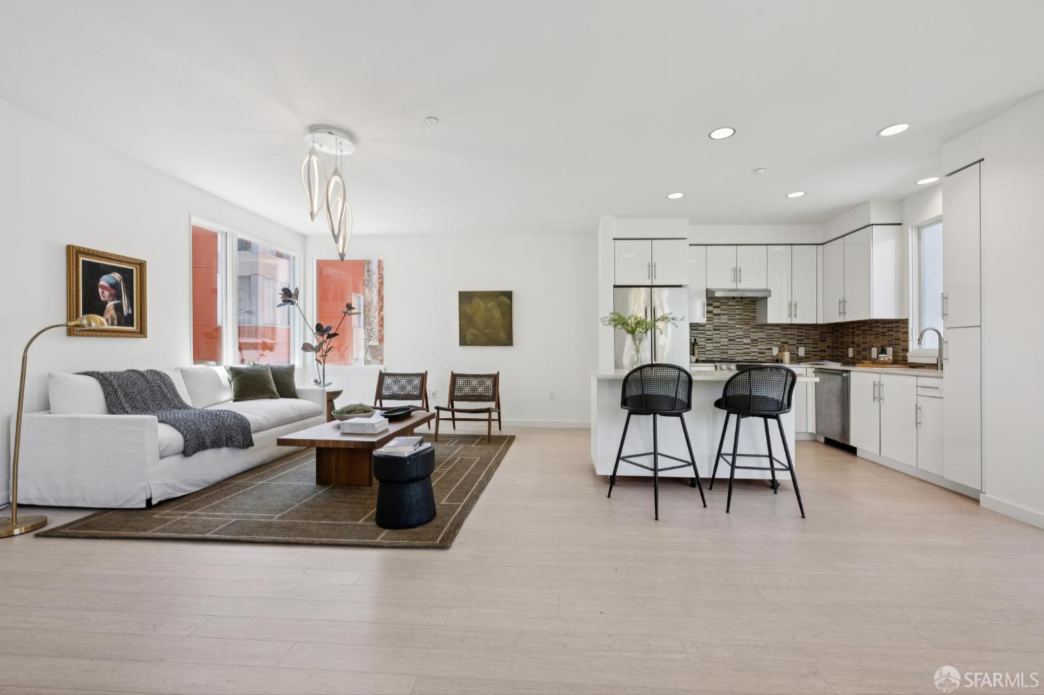 100 Avocet Way