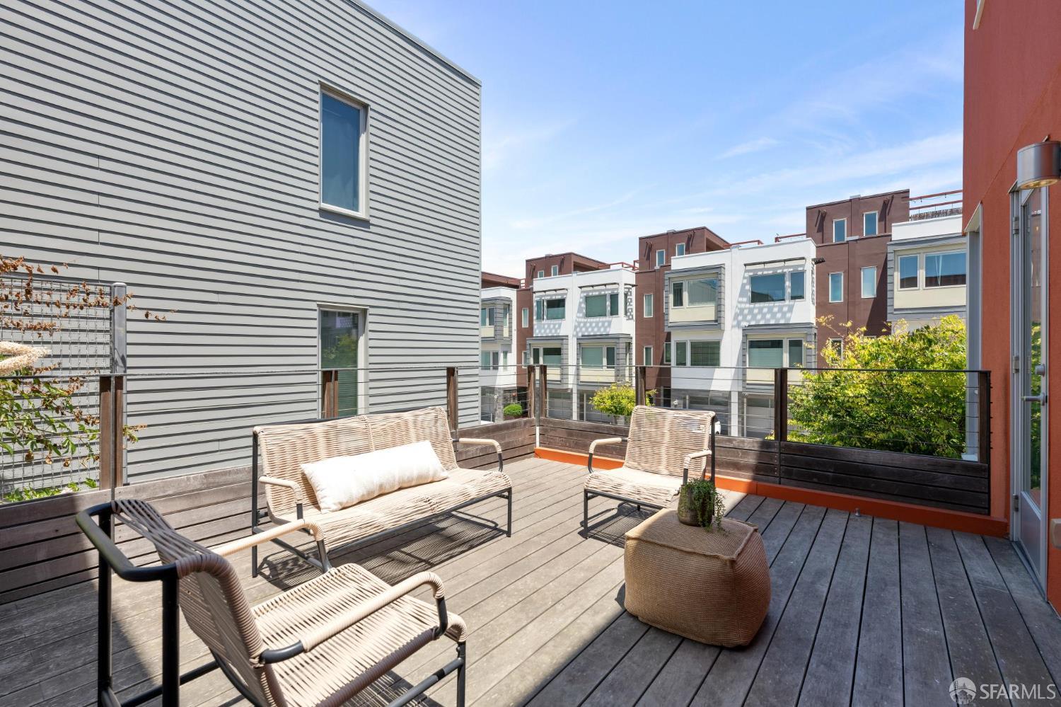 100 Avocet Way