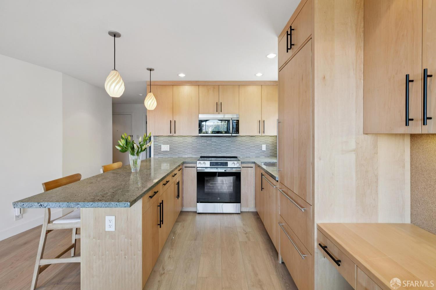 2295 Vallejo Street # 405