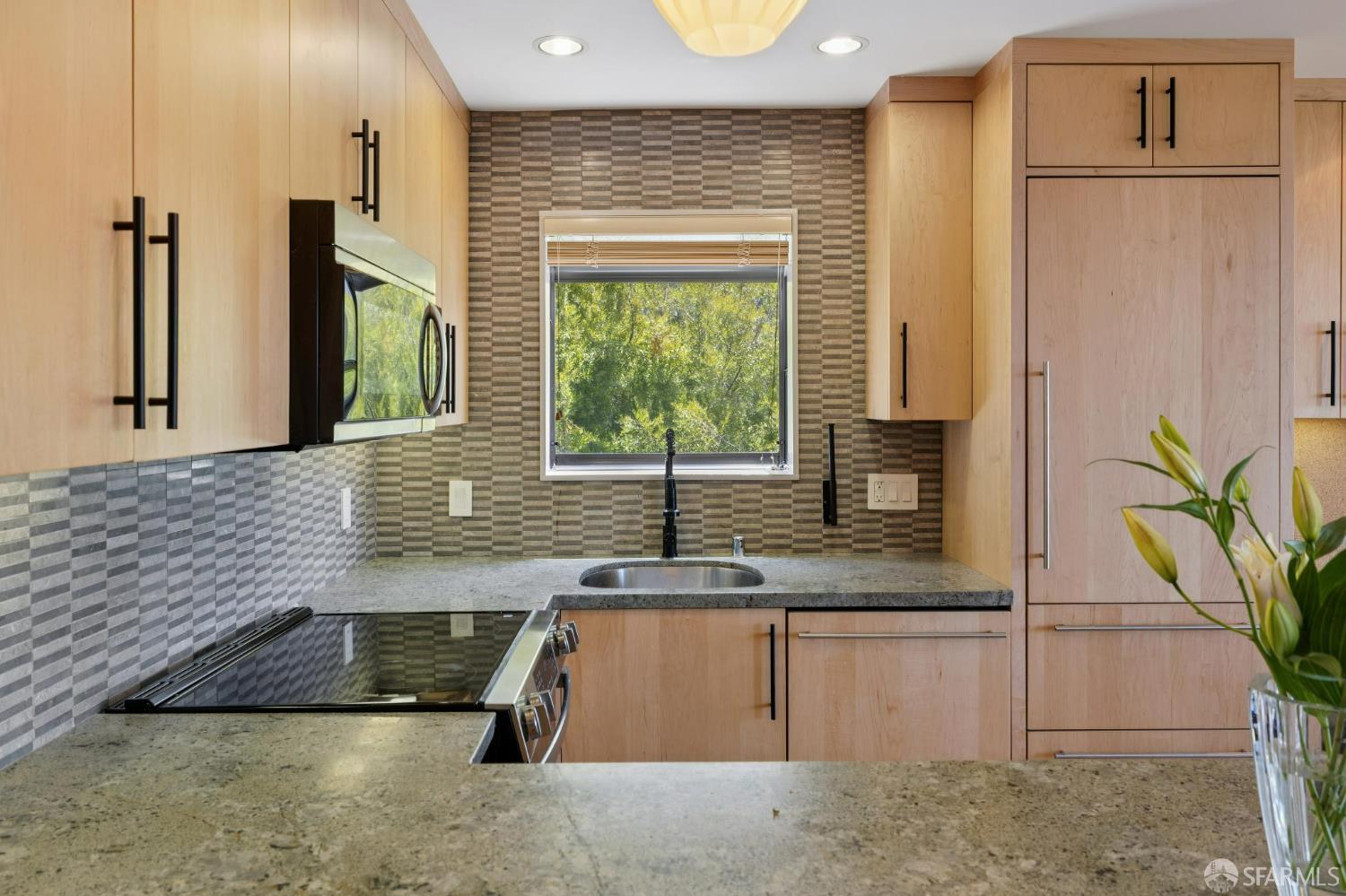 2295 Vallejo Street # 405