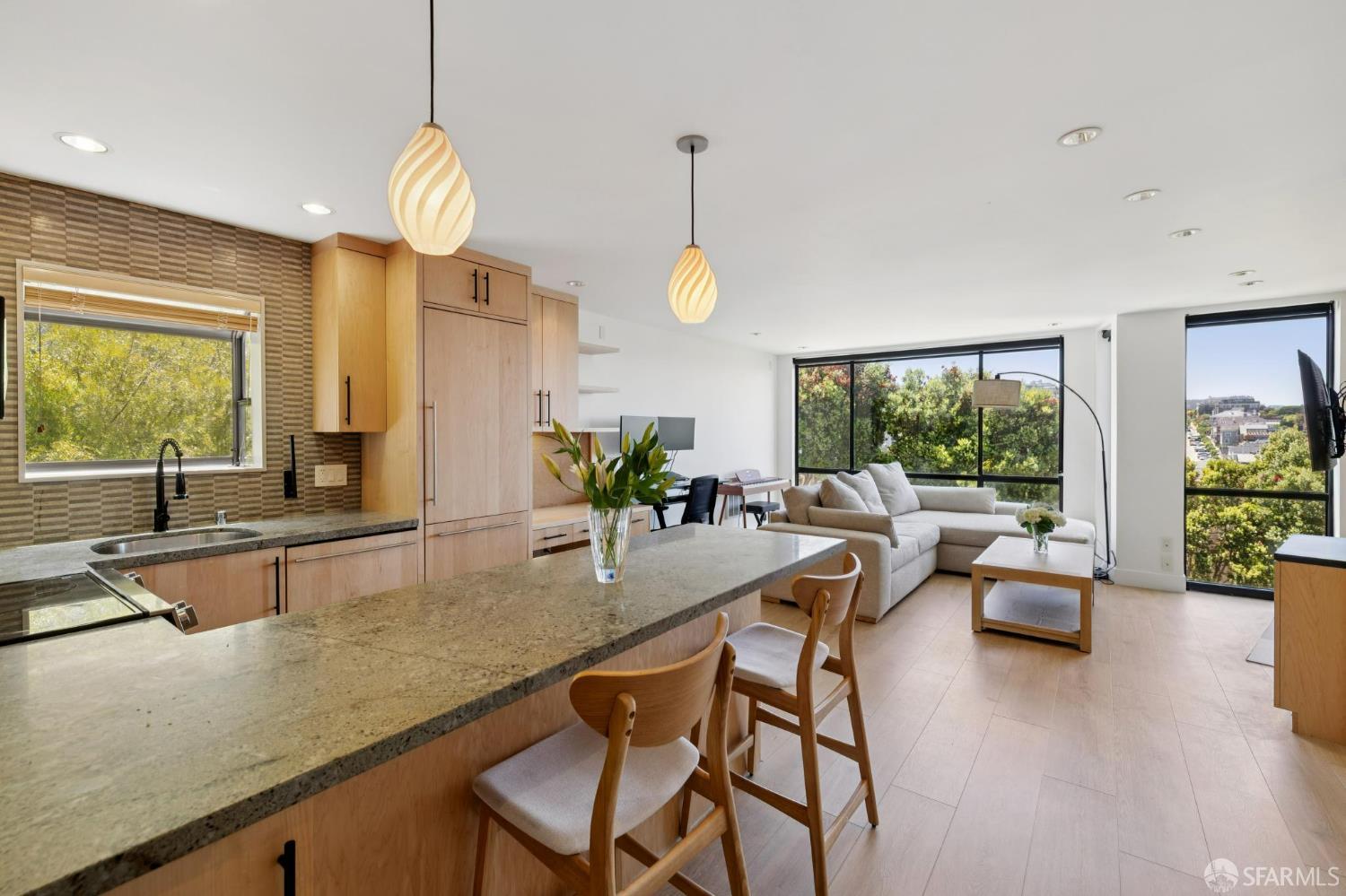 2295 Vallejo Street # 405