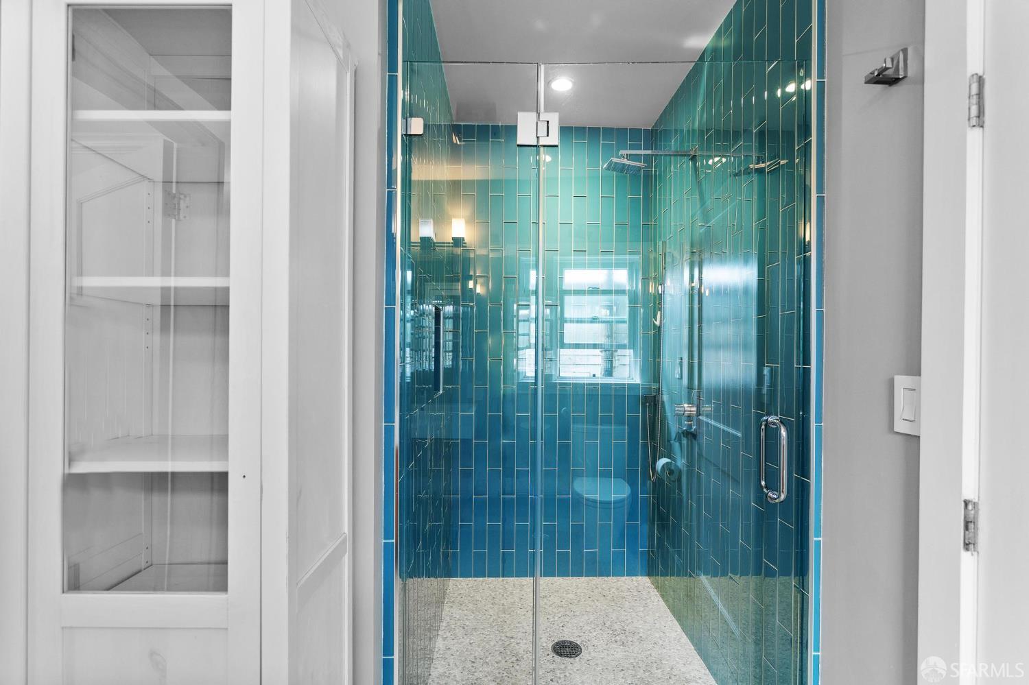 760 Paris Street