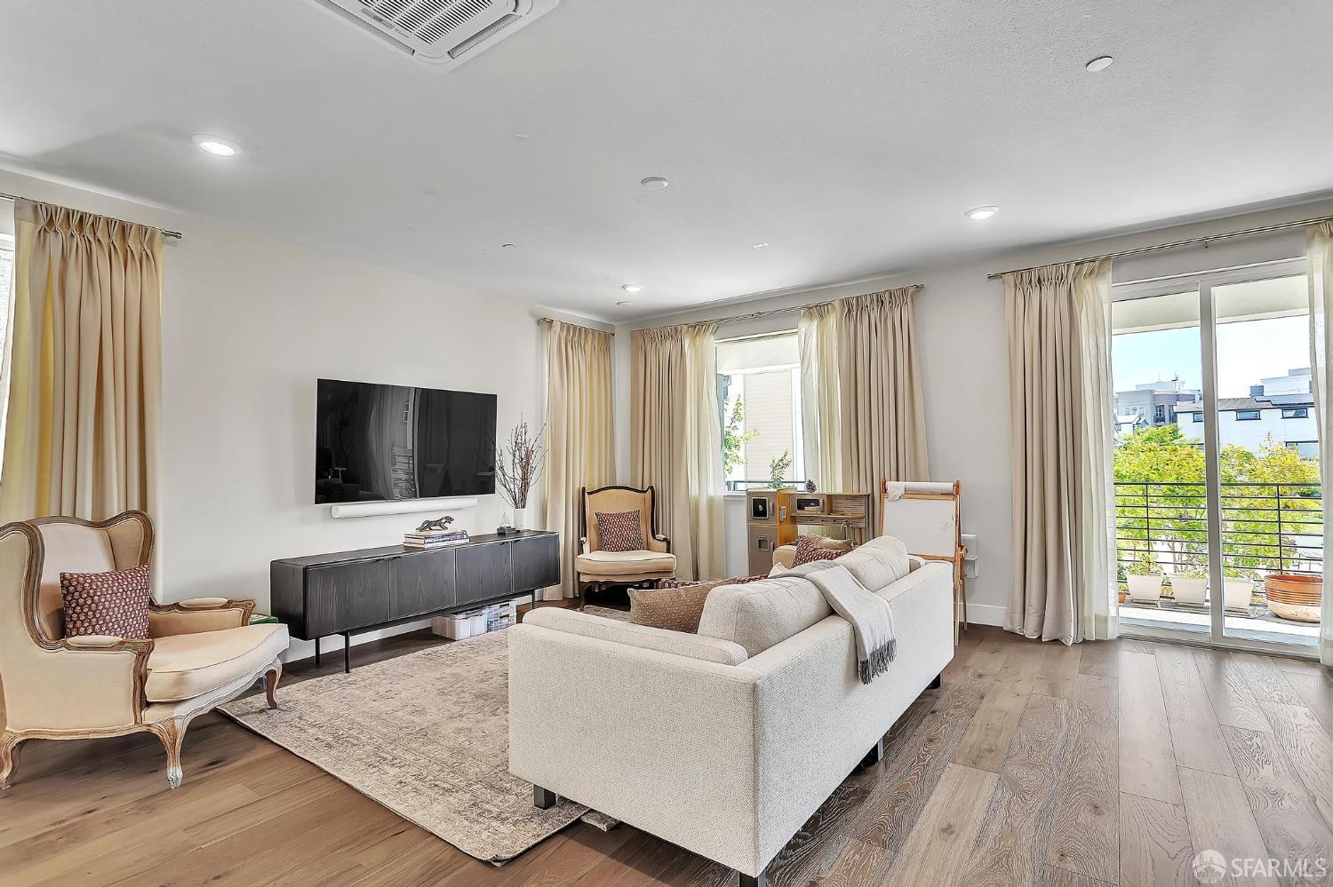 2821 San Jacinto Lane