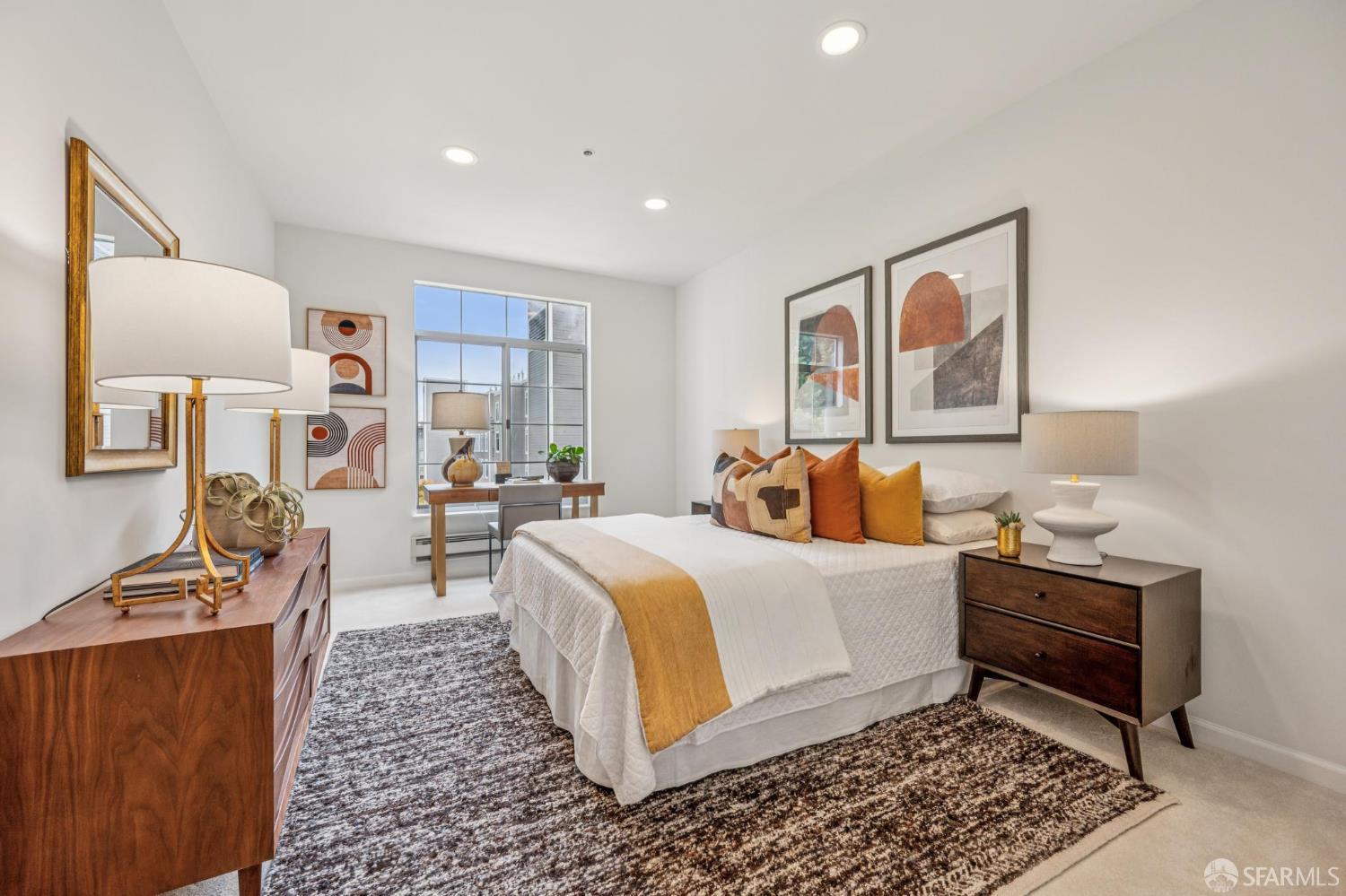 2060 Sutter Street # 405