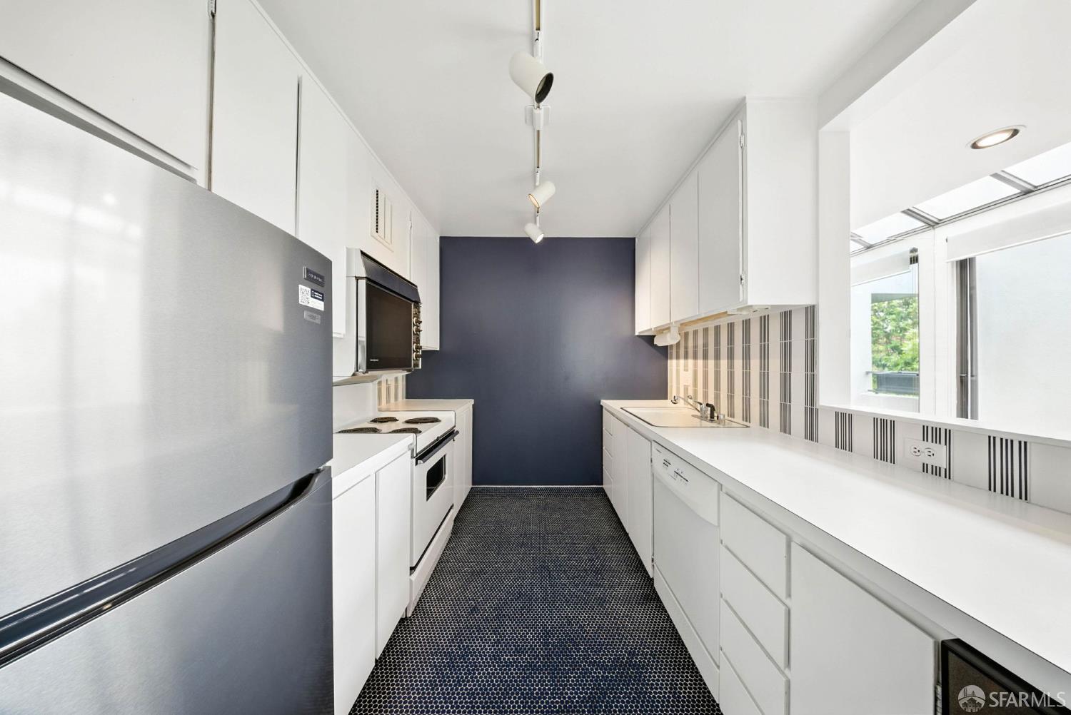 156 Lombard Street # 14