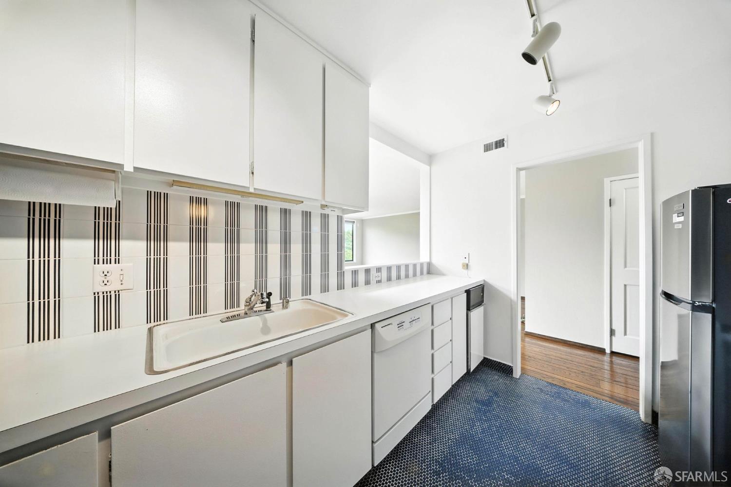 156 Lombard Street # 14