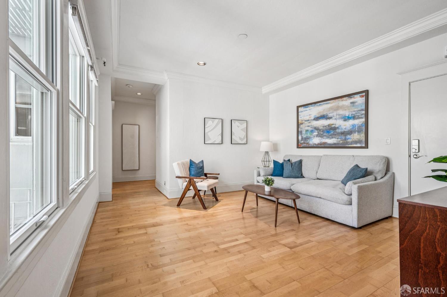 2415 Van Ness Avenue # 504