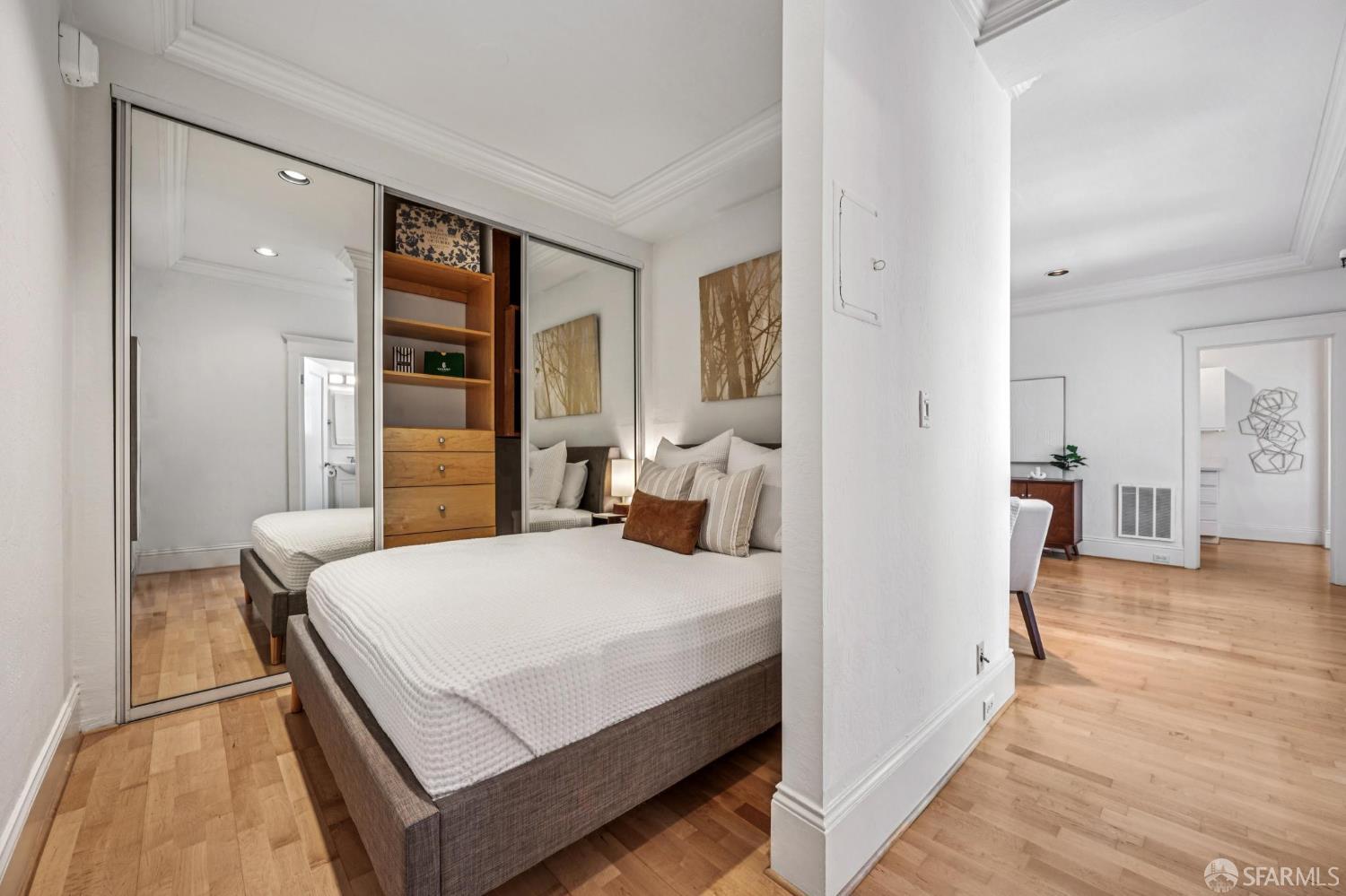 2415 Van Ness Avenue # 504