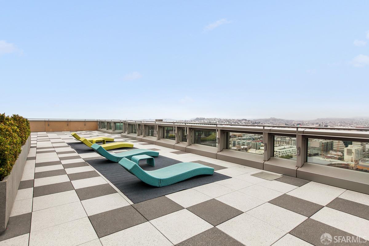 1 Hawthorne Street # 20A
