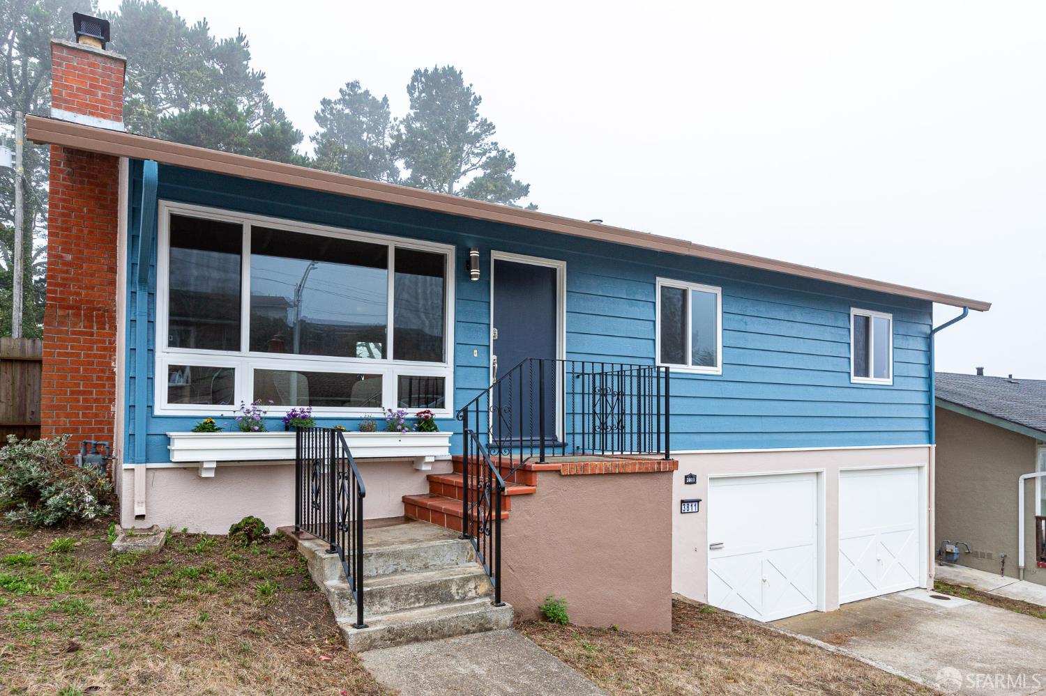 3811 Madera Way