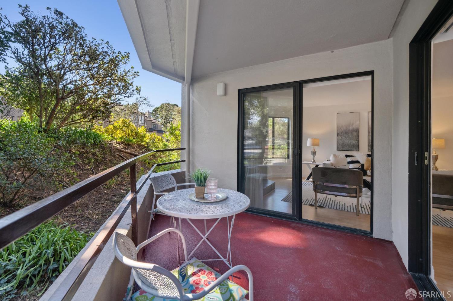 208 N Lake Merced Hills # 1E