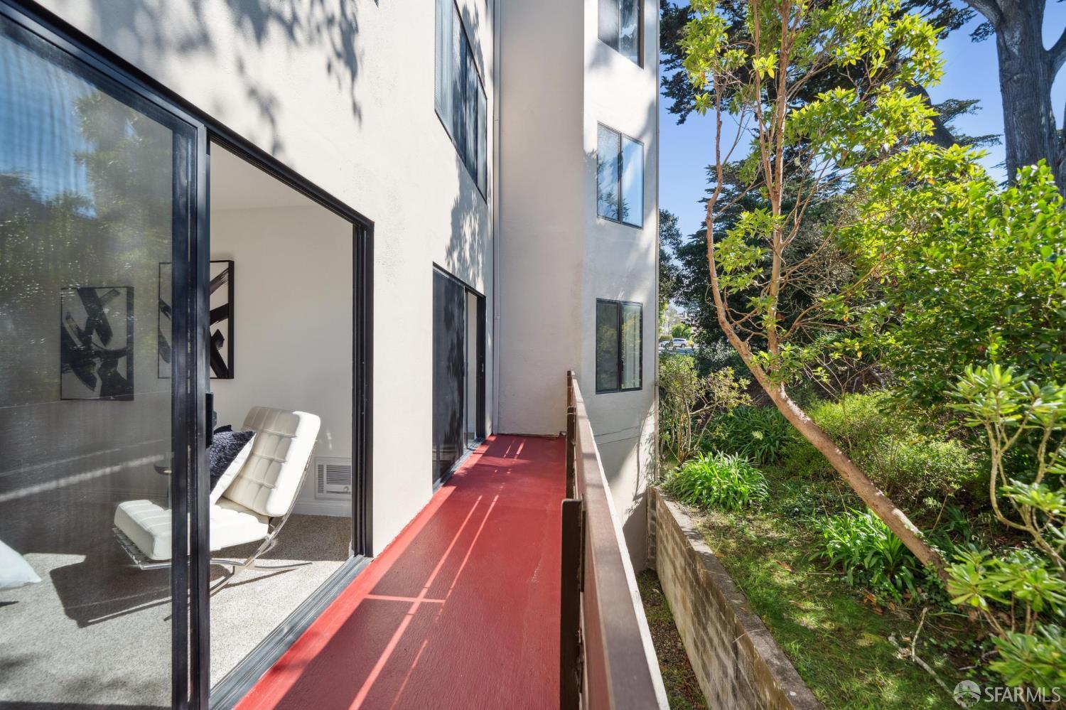 208 N Lake Merced Hills # 1E