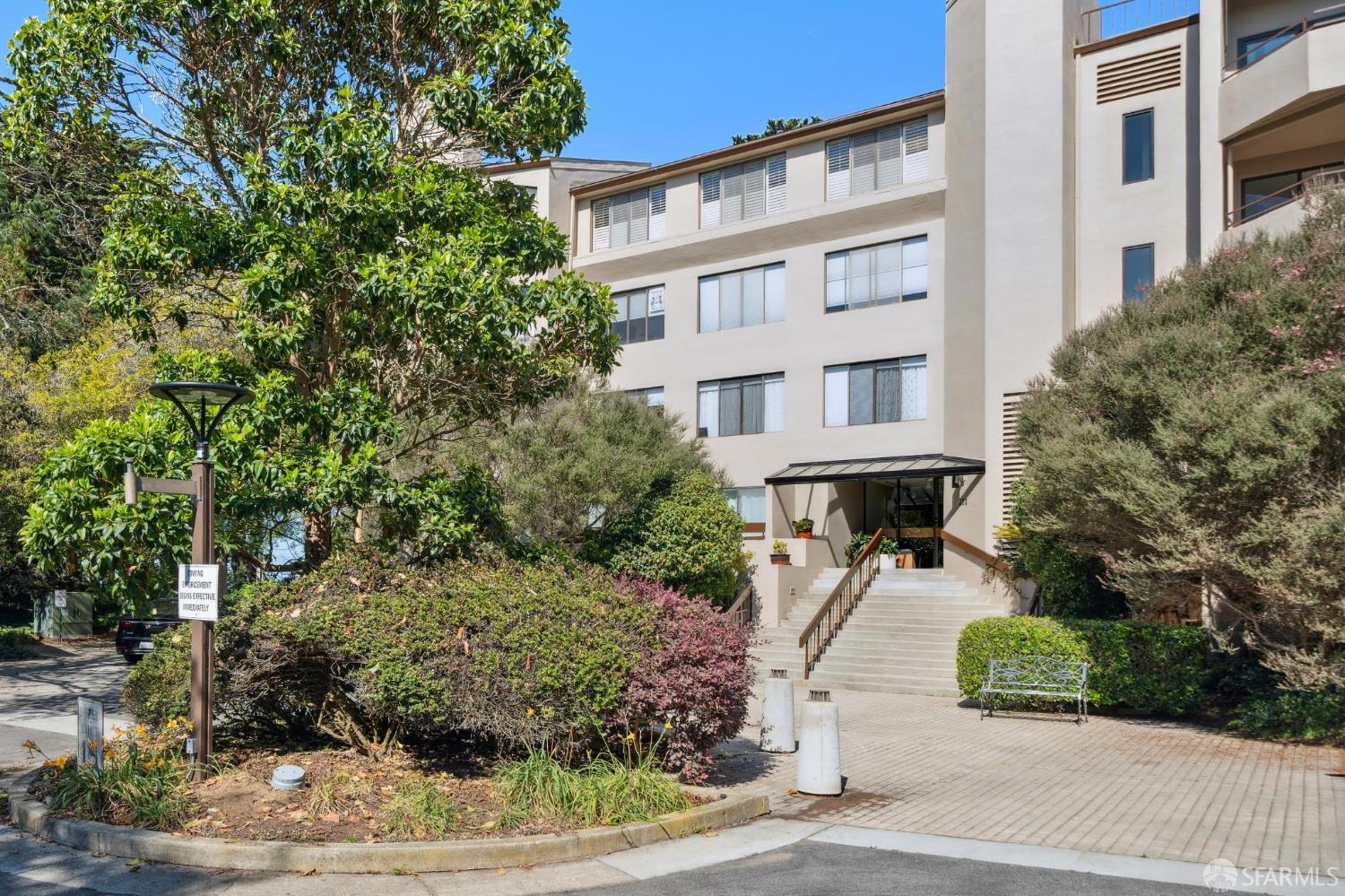 208 N Lake Merced Hills # 1E