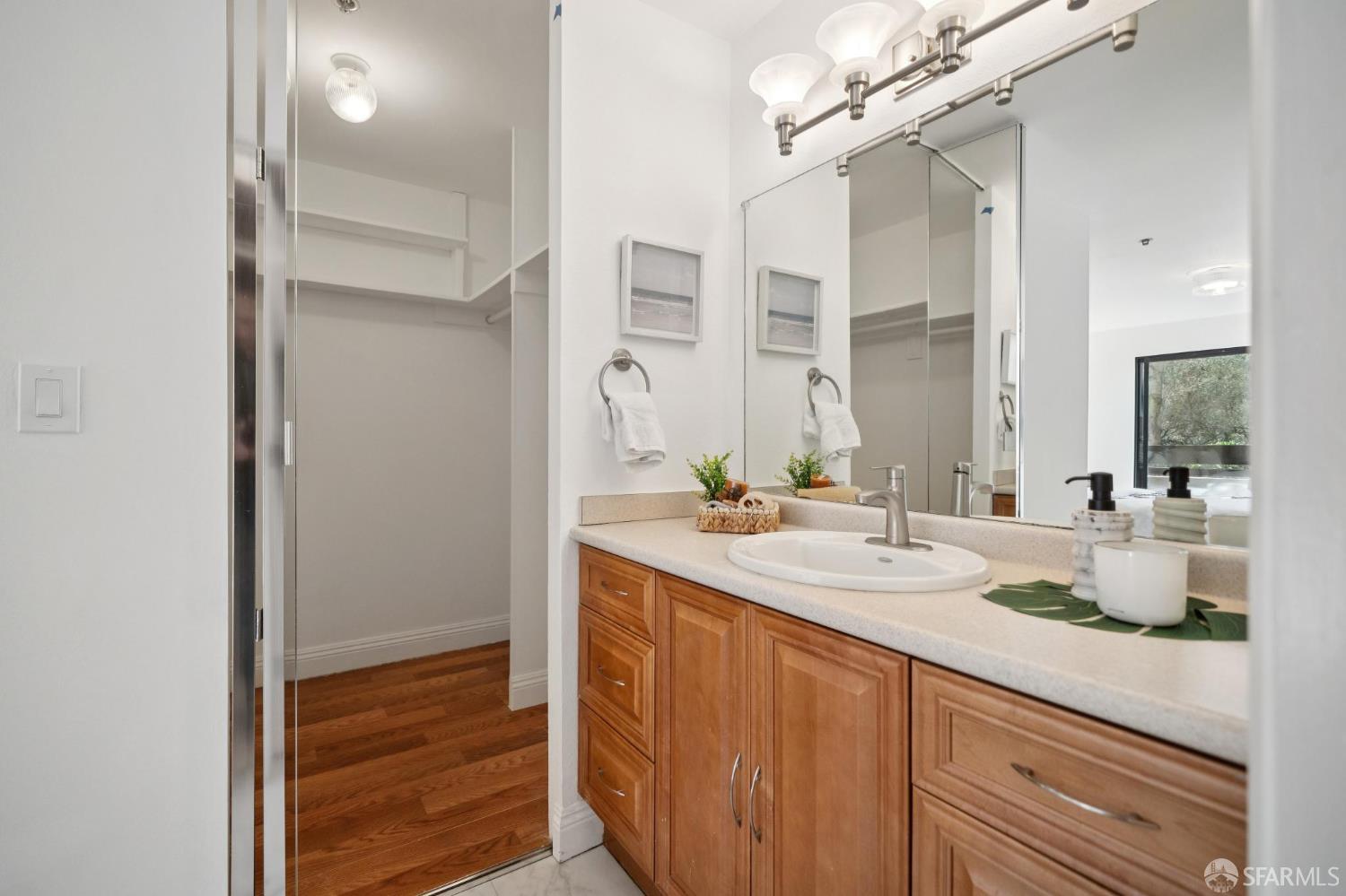 208 N Lake Merced Hills # 1E