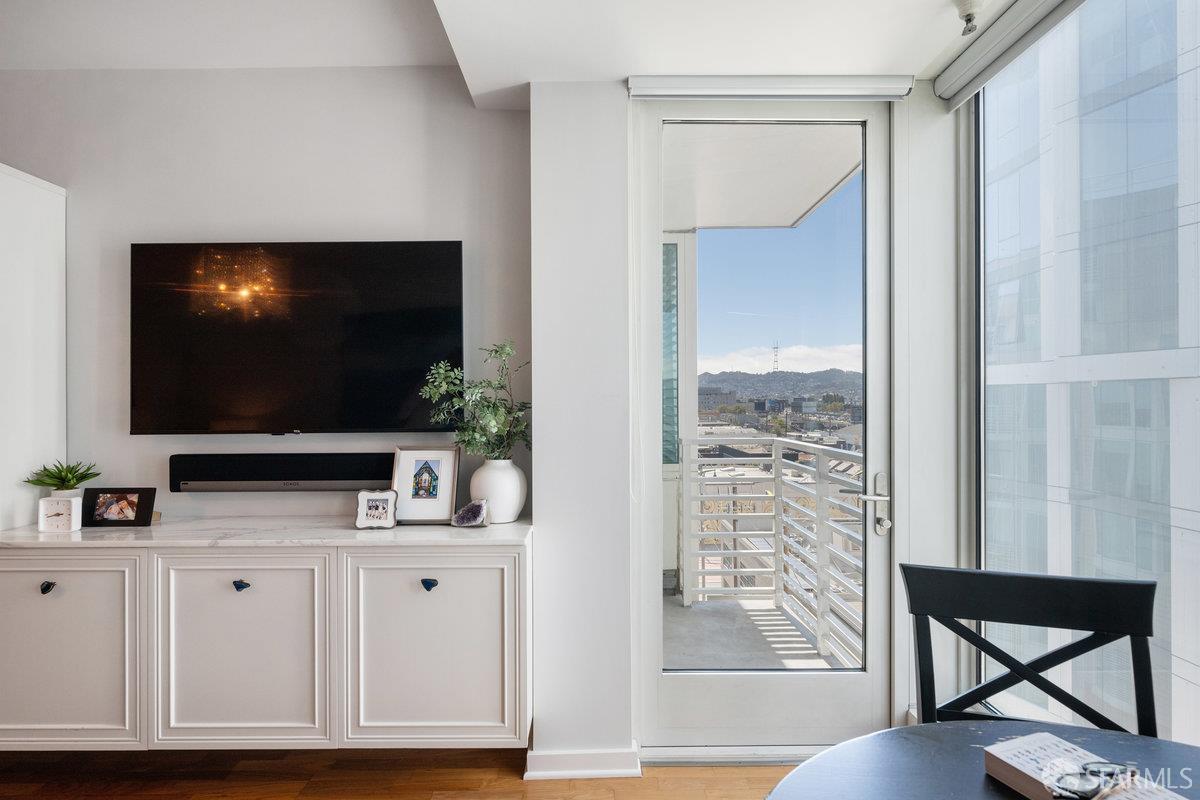 555 4th Street # 735