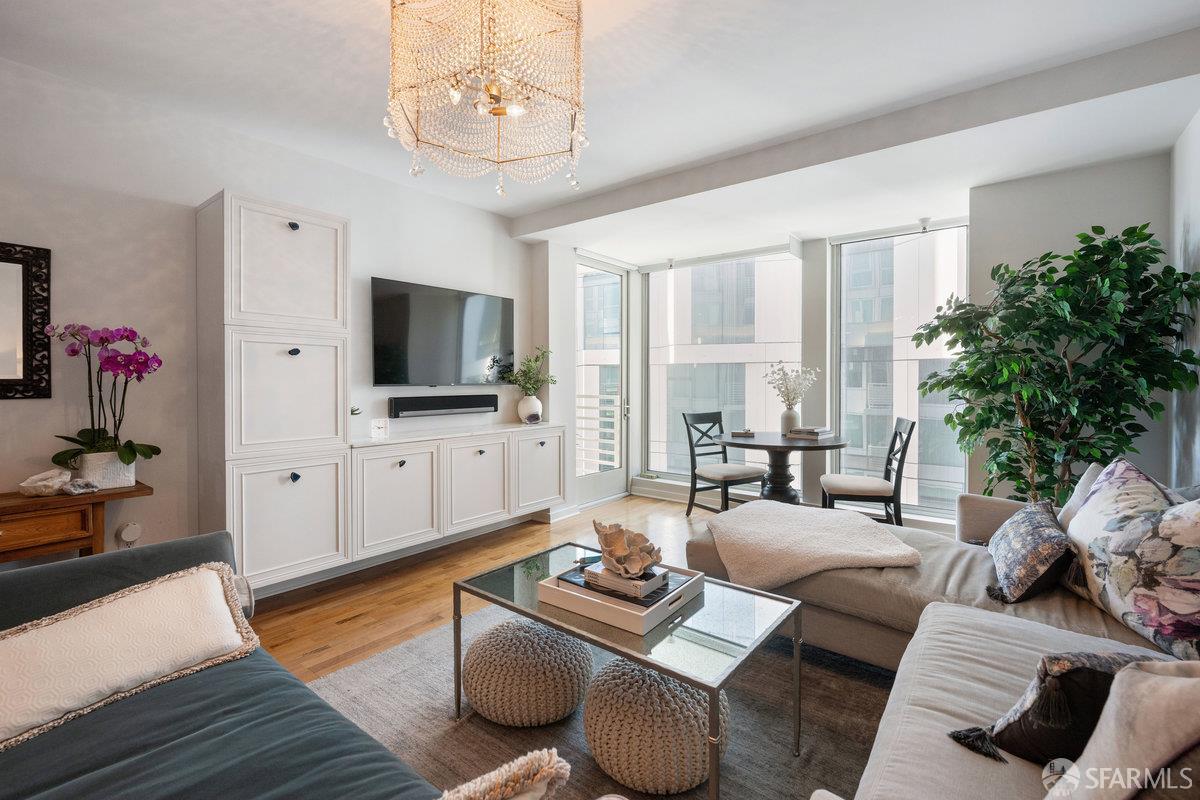 555 4th Street # 735
