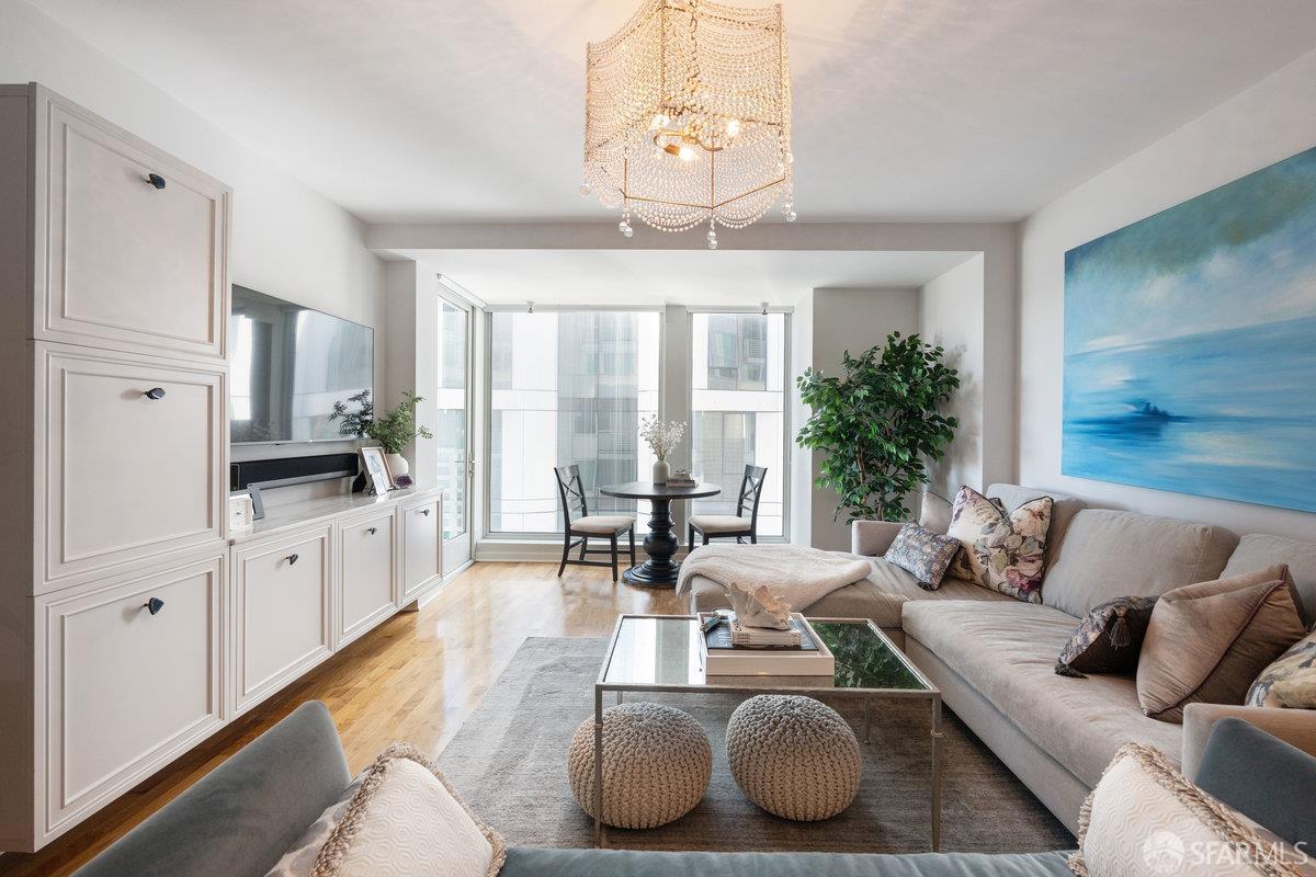 555 4th Street # 735
