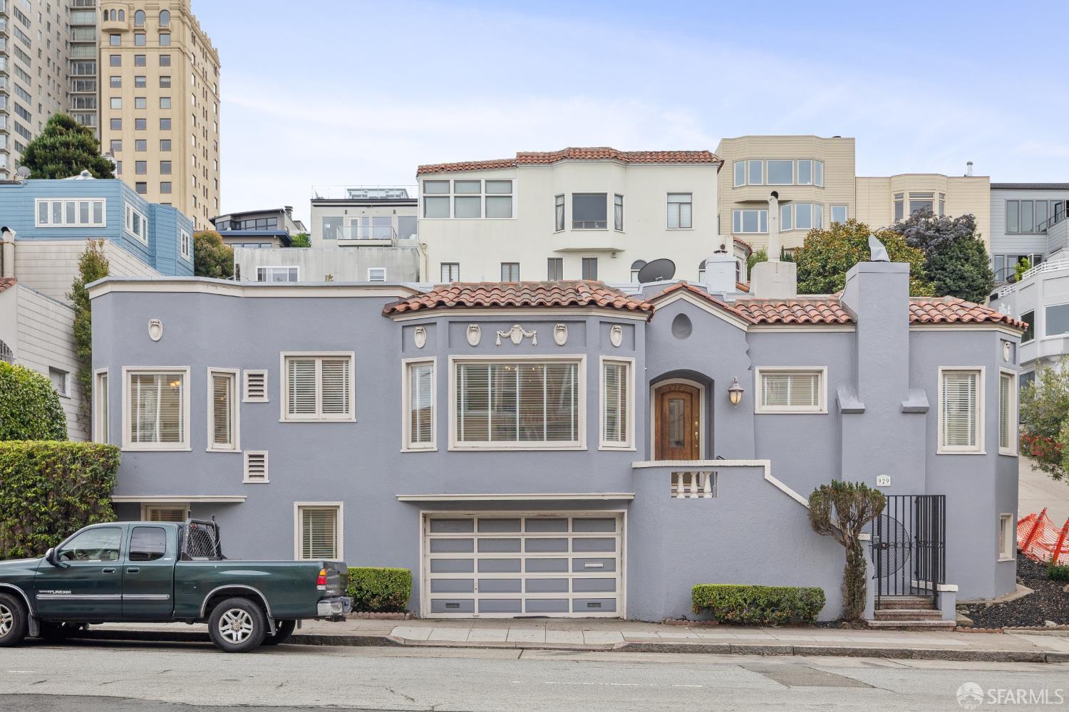 929 Bay Street