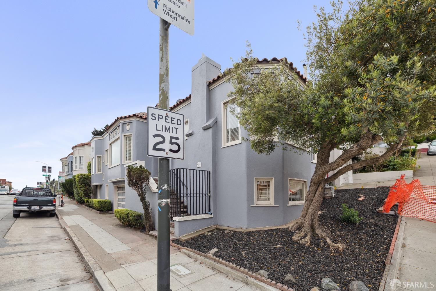 929 Bay Street