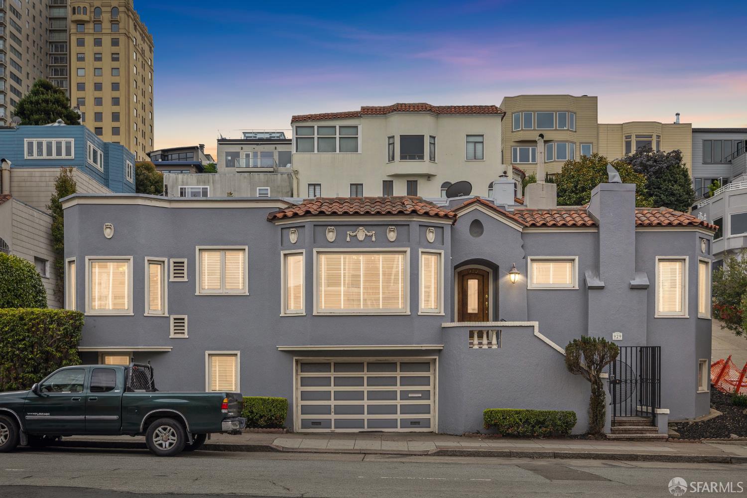 929 Bay Street