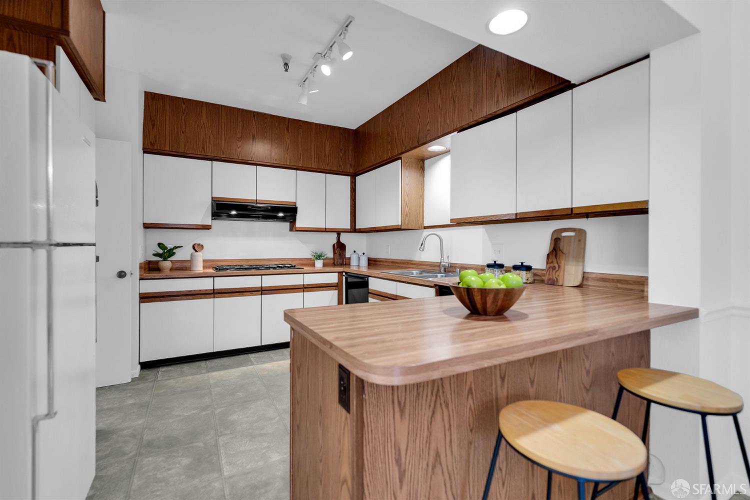 35 Moulton Street # 2