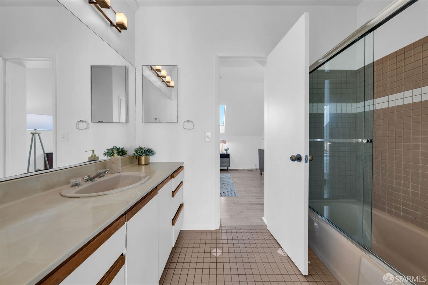 35 Moulton Street # 2