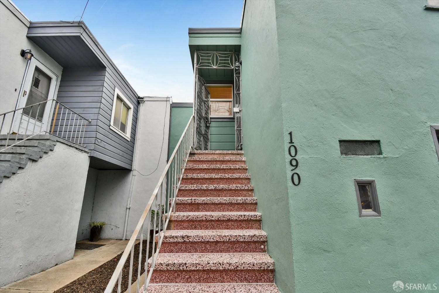 1090 Gilman Avenue