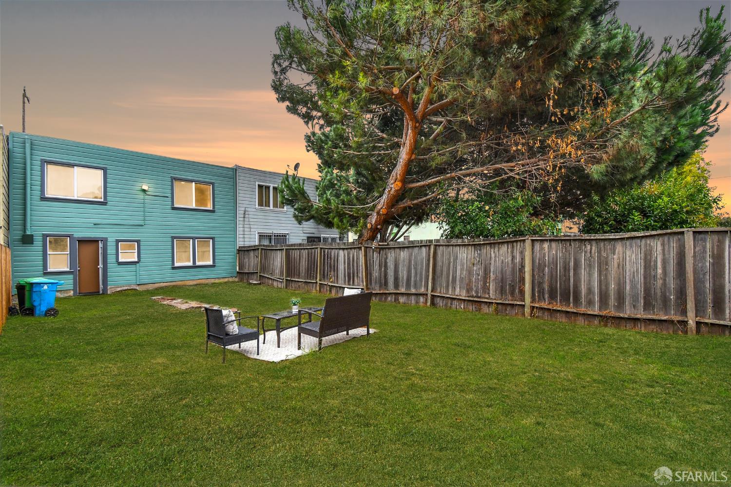 1090 Gilman Avenue