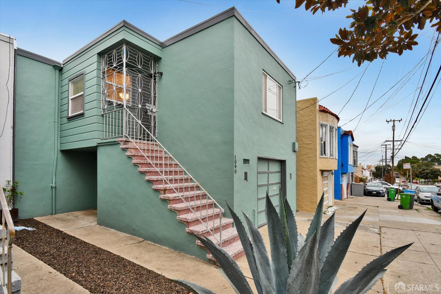 1090 Gilman Avenue