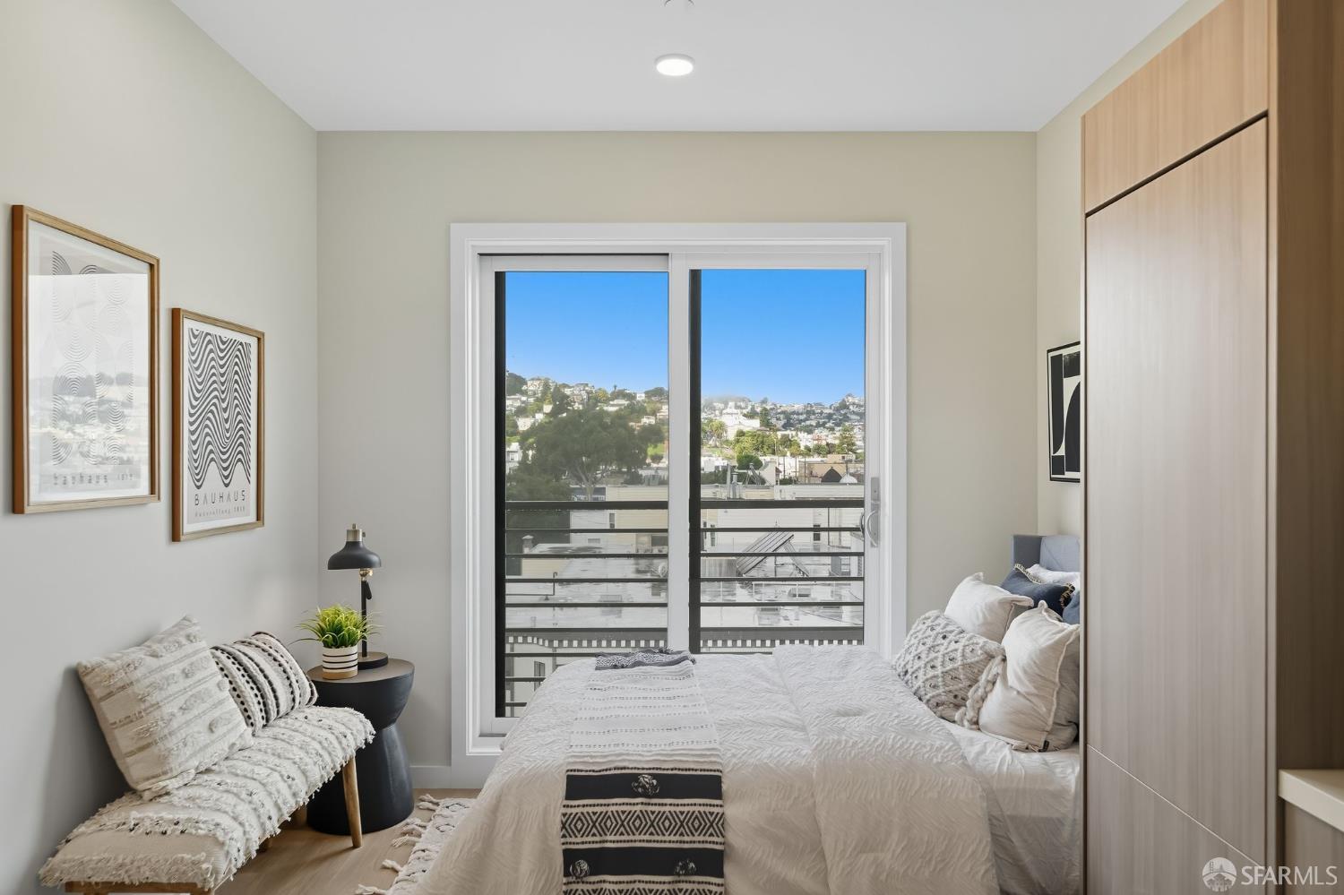 811 Valencia Street