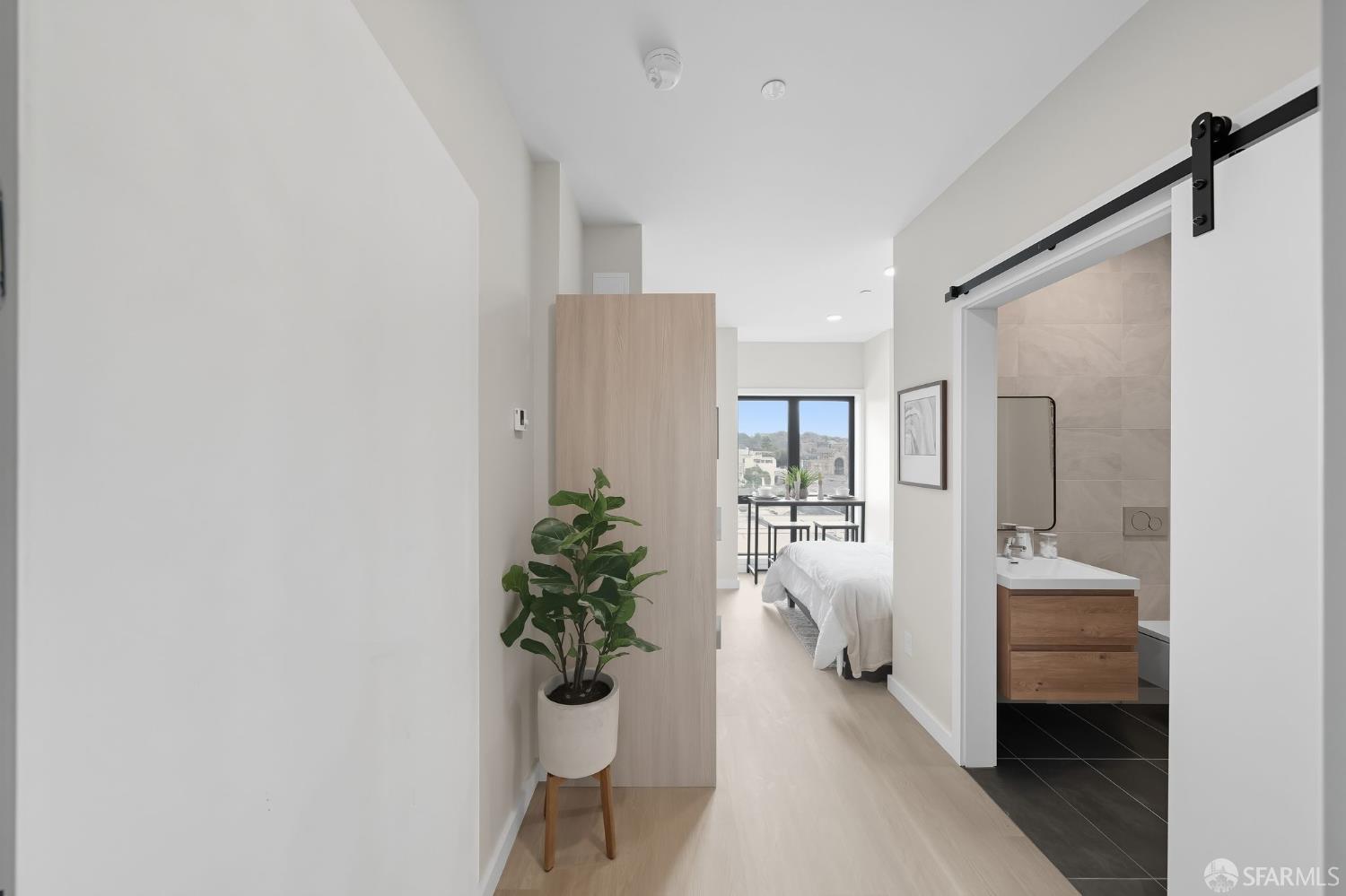 811 Valencia Street