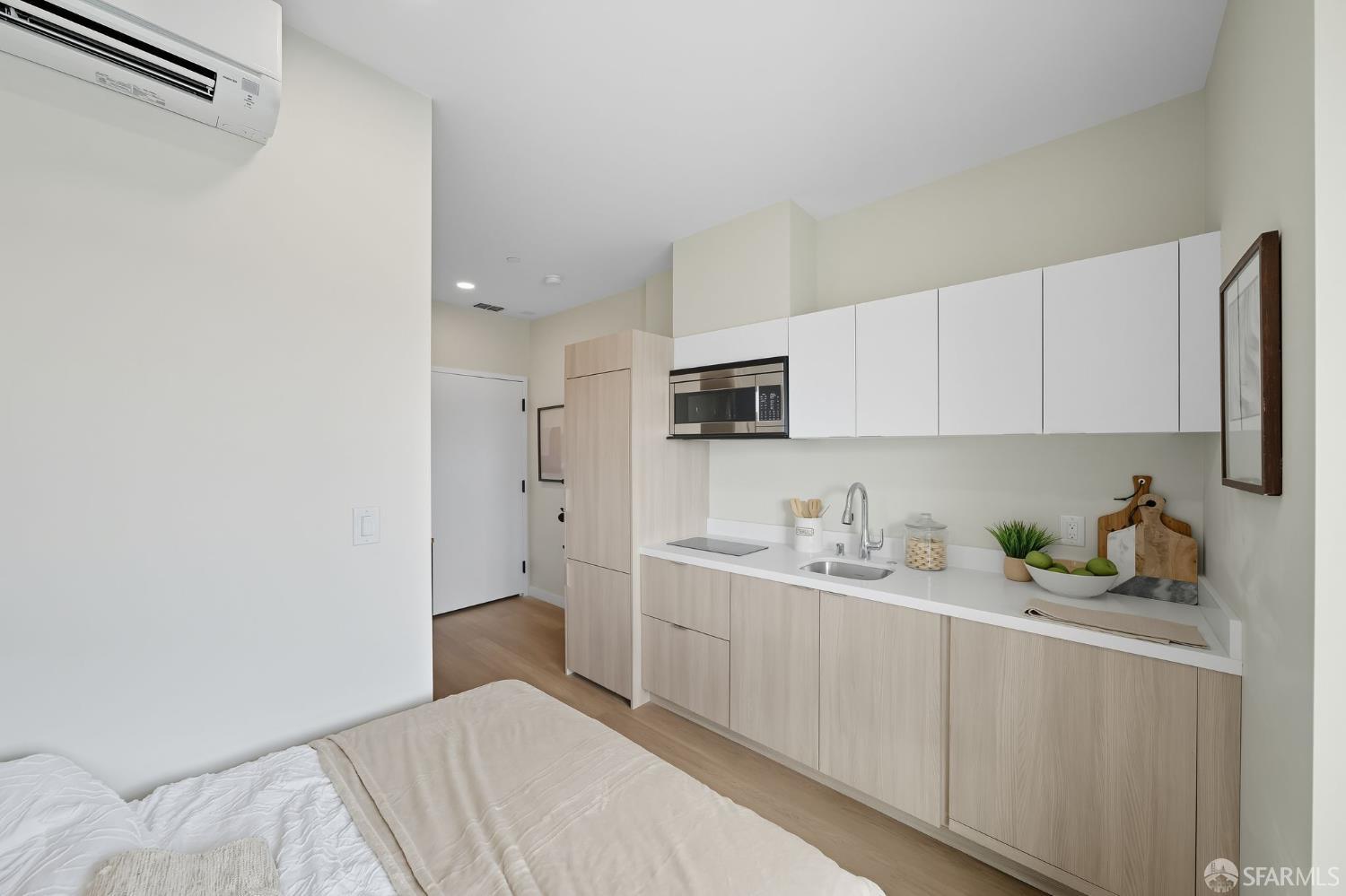 811 Valencia Street # 401