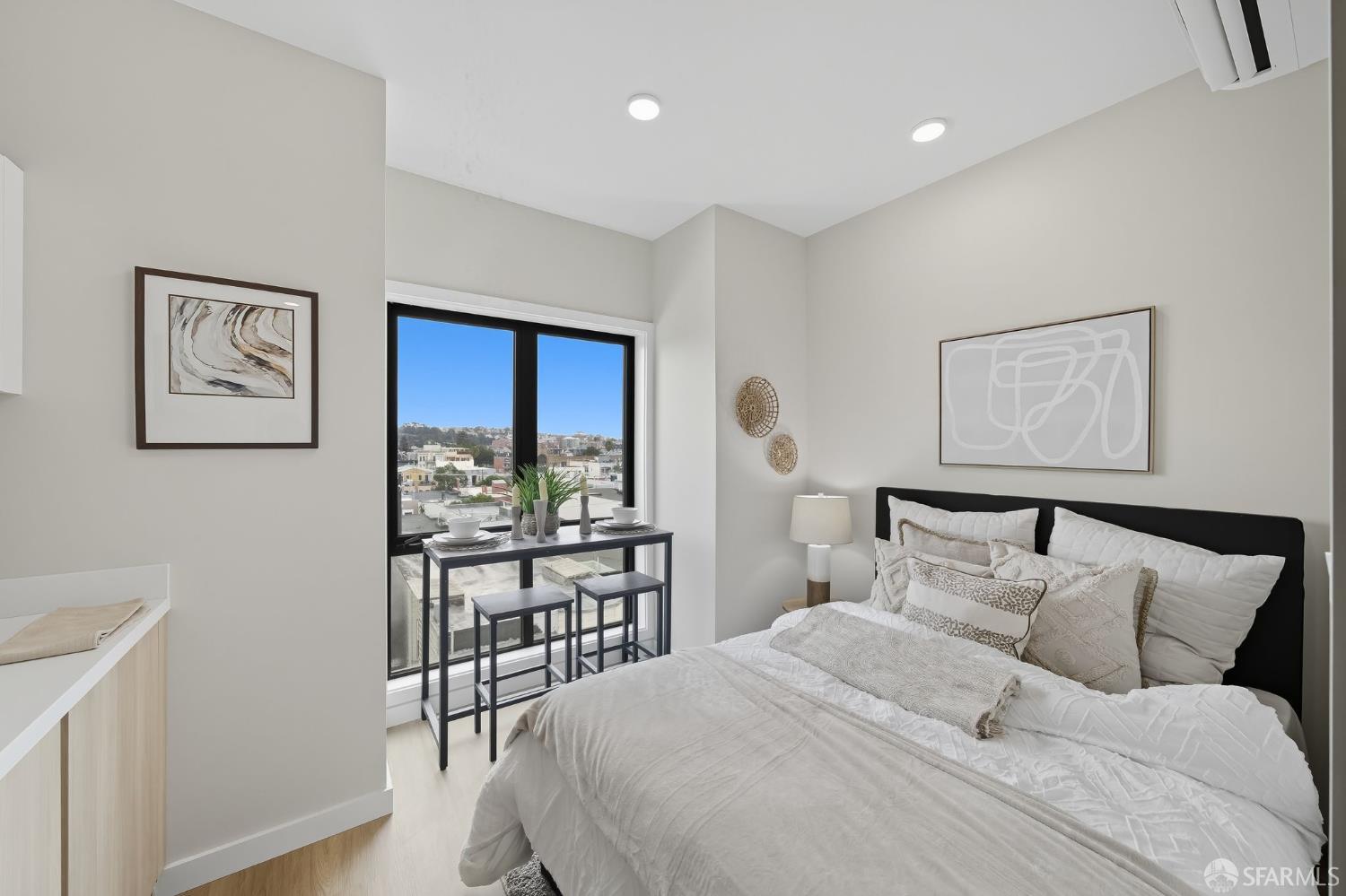 811 Valencia Street # 401