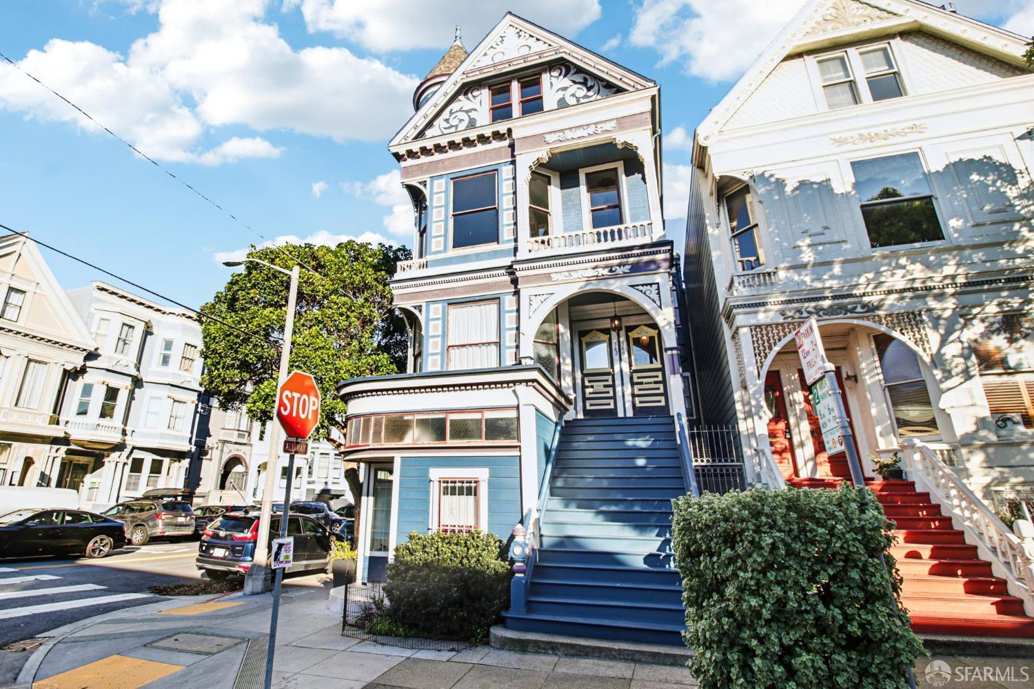 560 Lyon Street