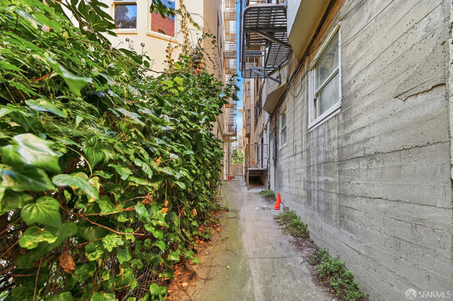 767 Bush Street