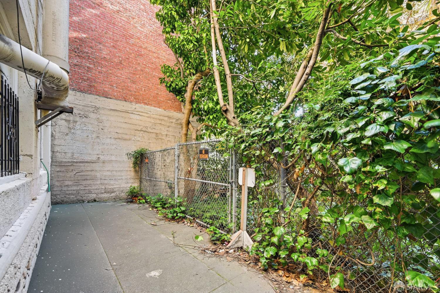 767 Bush Street