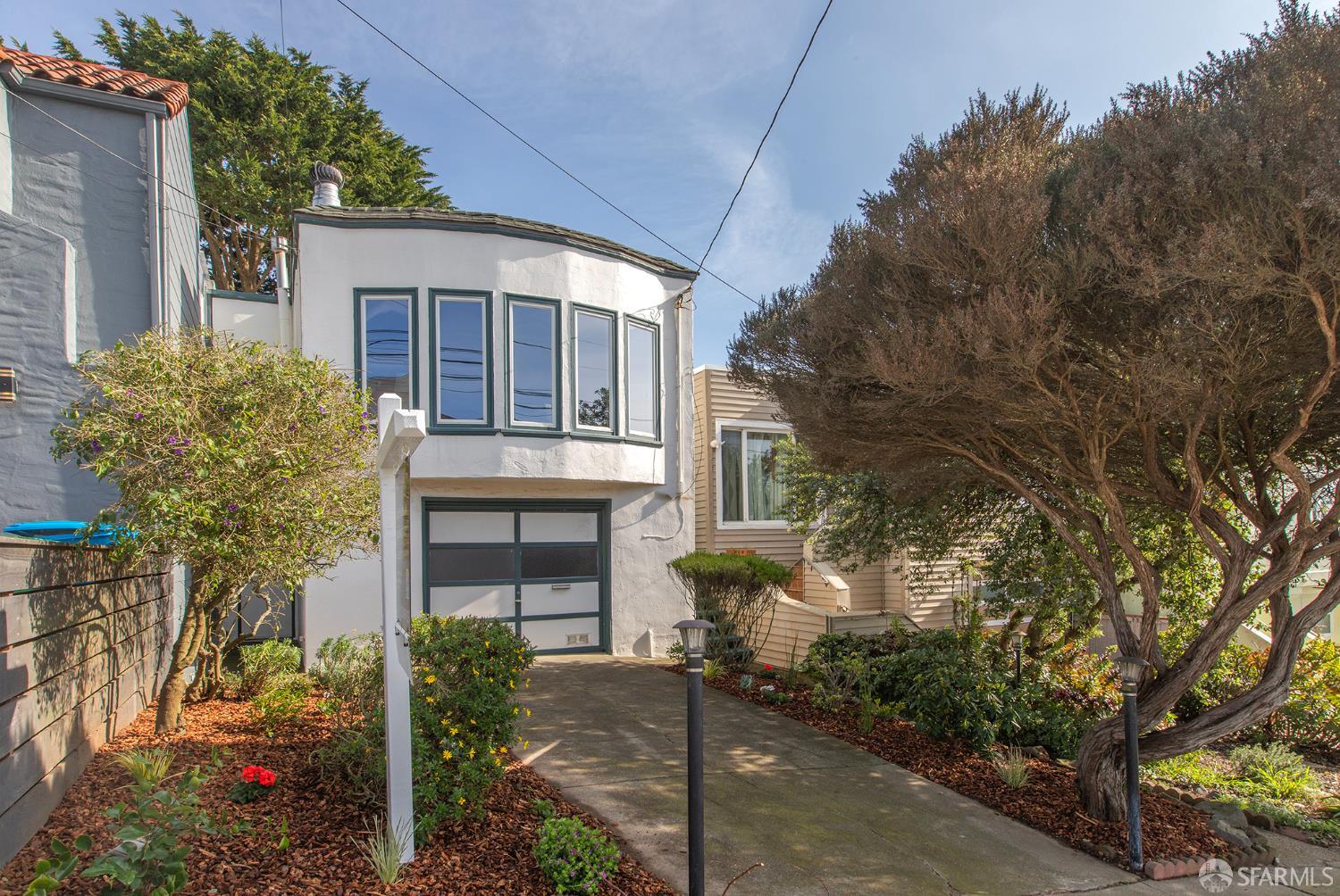 542 Head Street