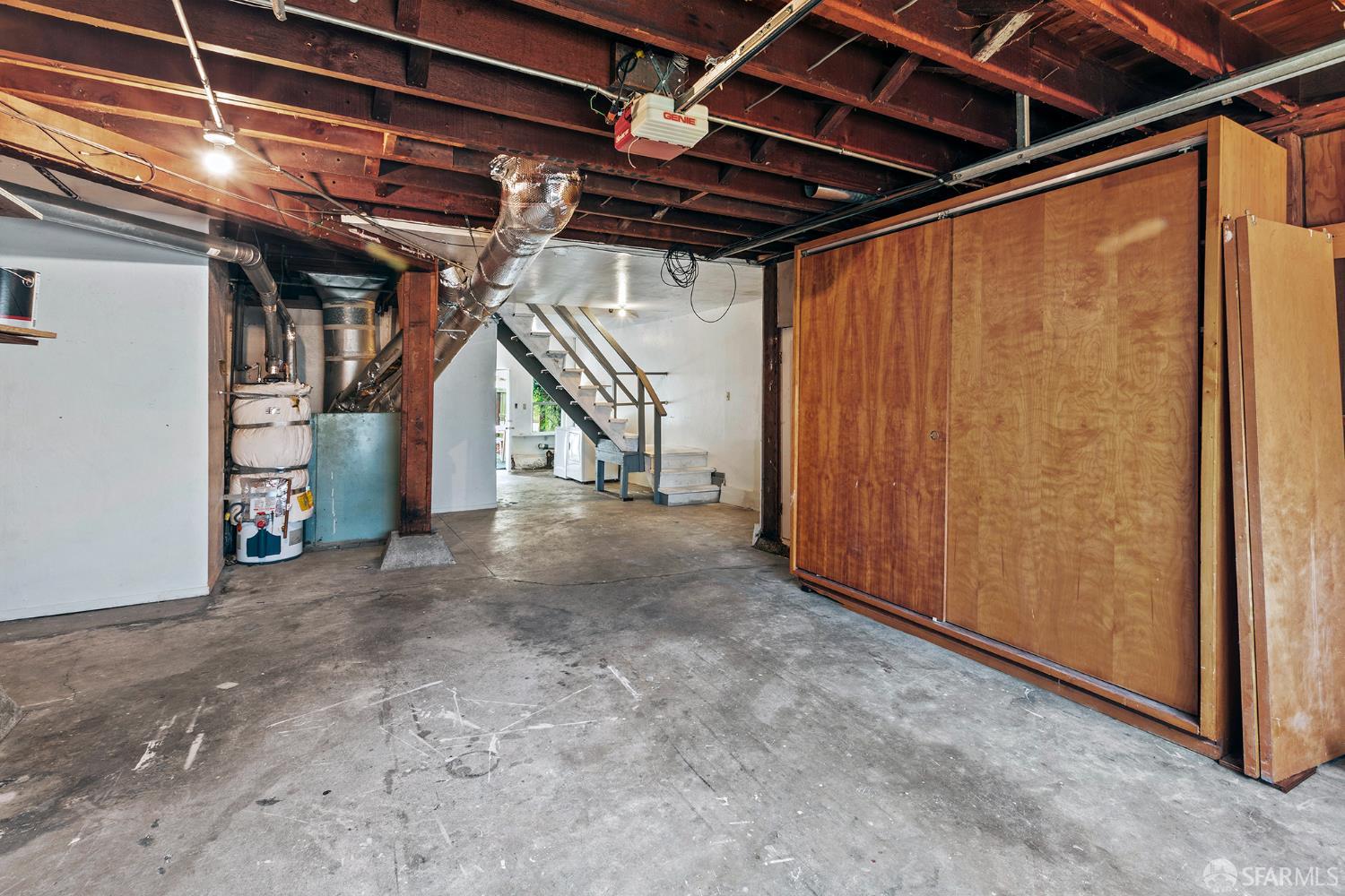542 Head Street