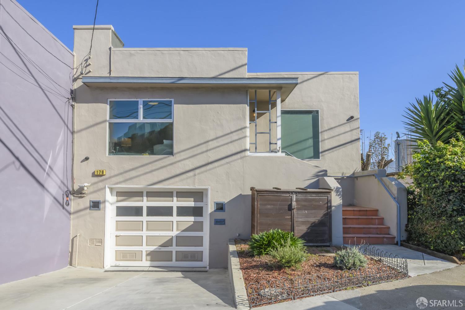 176 Gladstone Drive