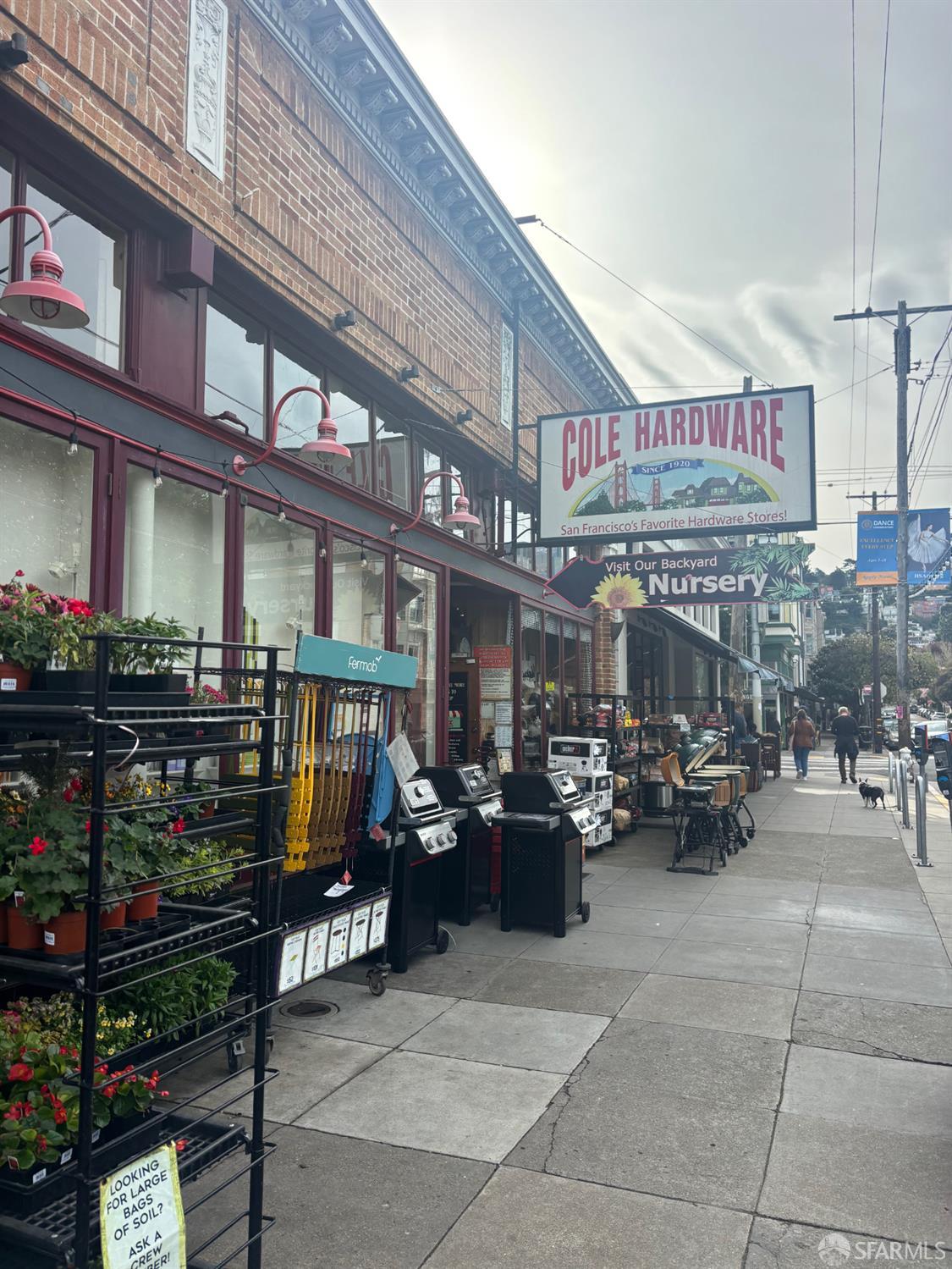 415 Carl Street