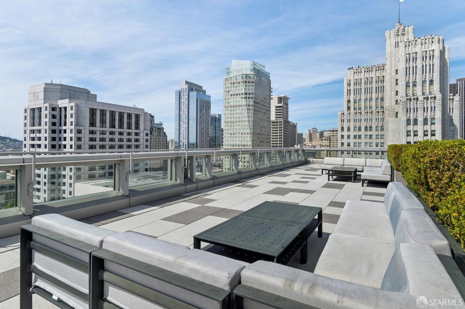 1 Hawthorne Street # 23D