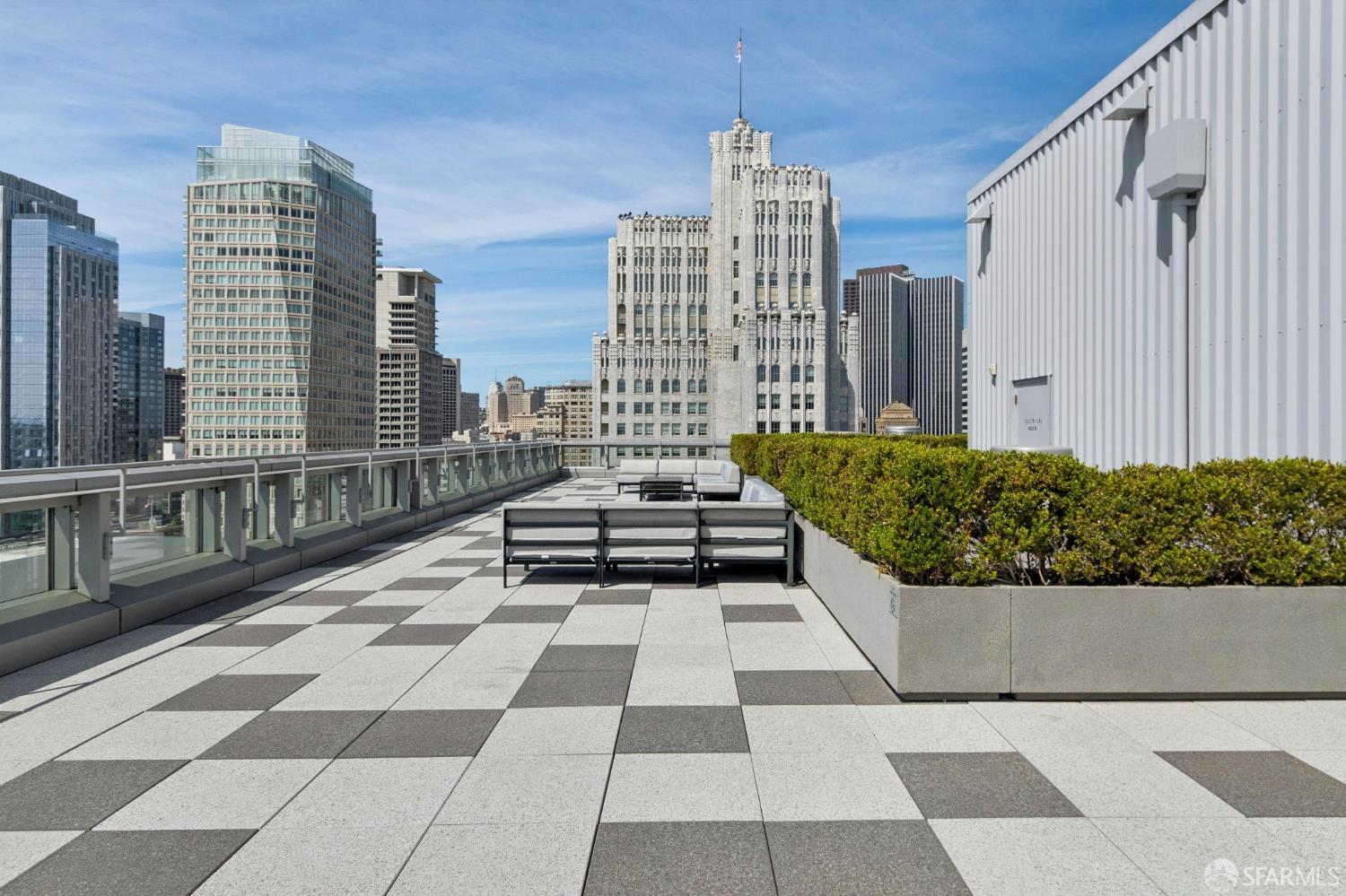 1 Hawthorne Street # 23D