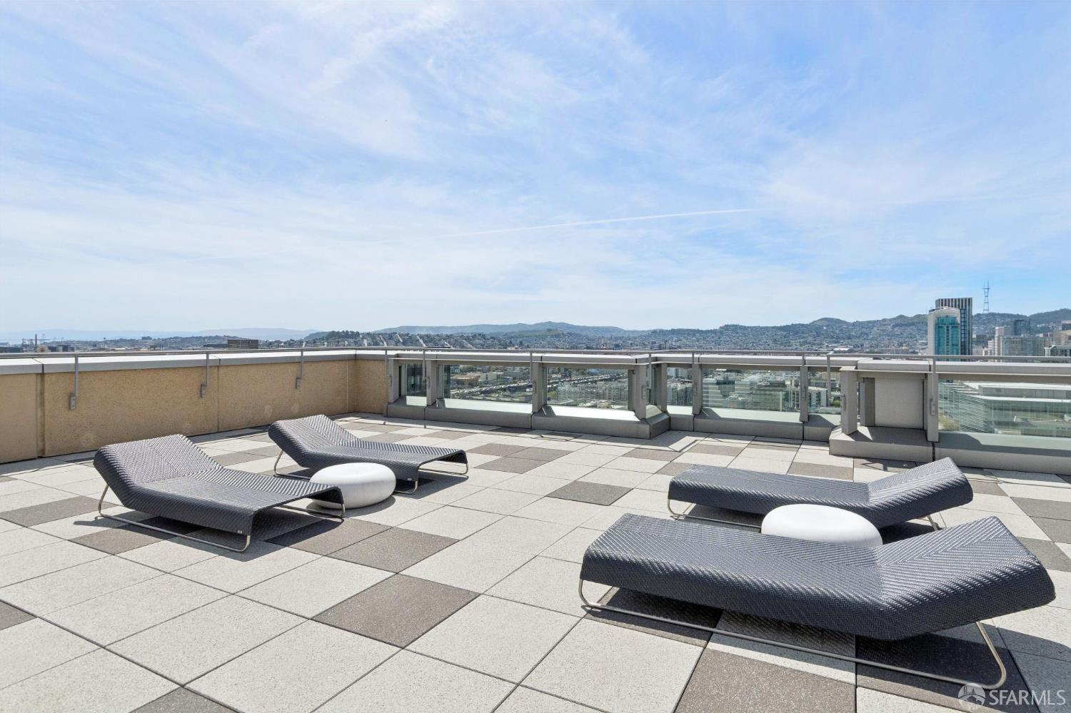 1 Hawthorne Street # 23D