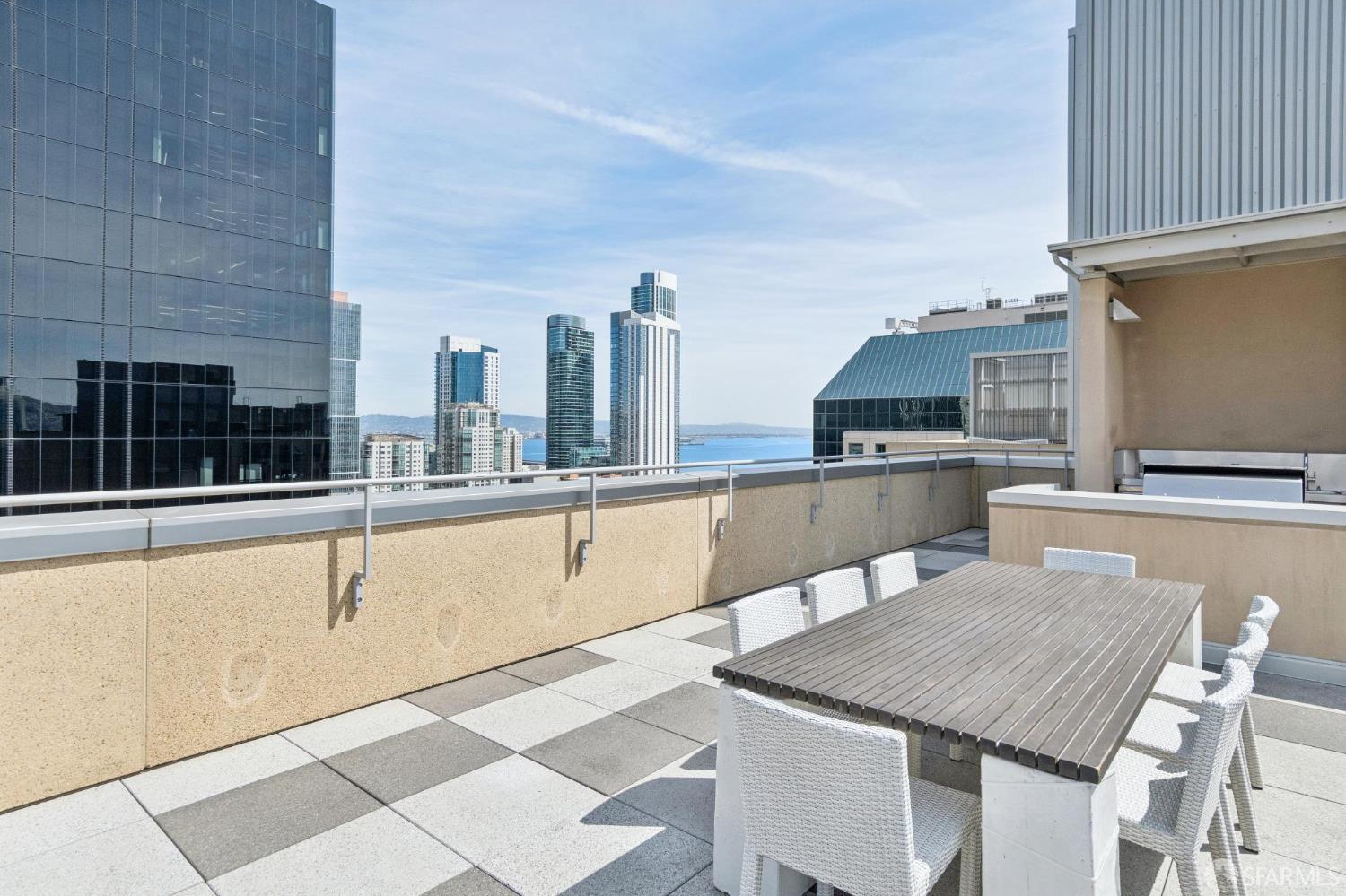 1 Hawthorne Street # 23D