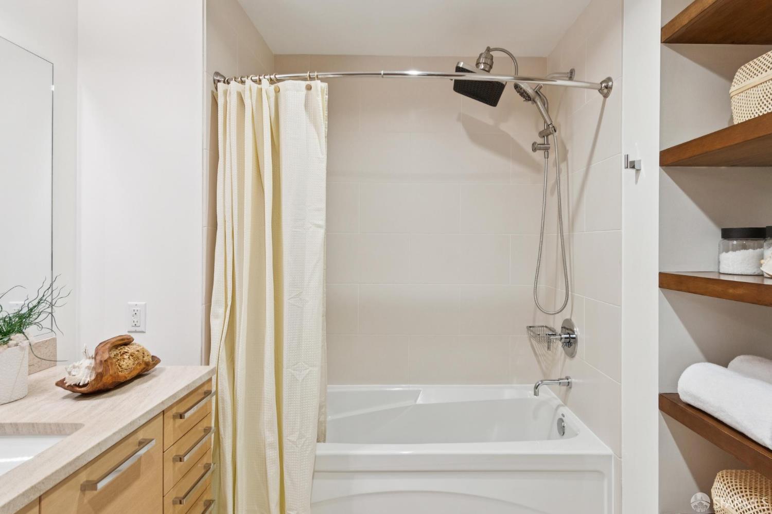 1 Hawthorne Street # 23D