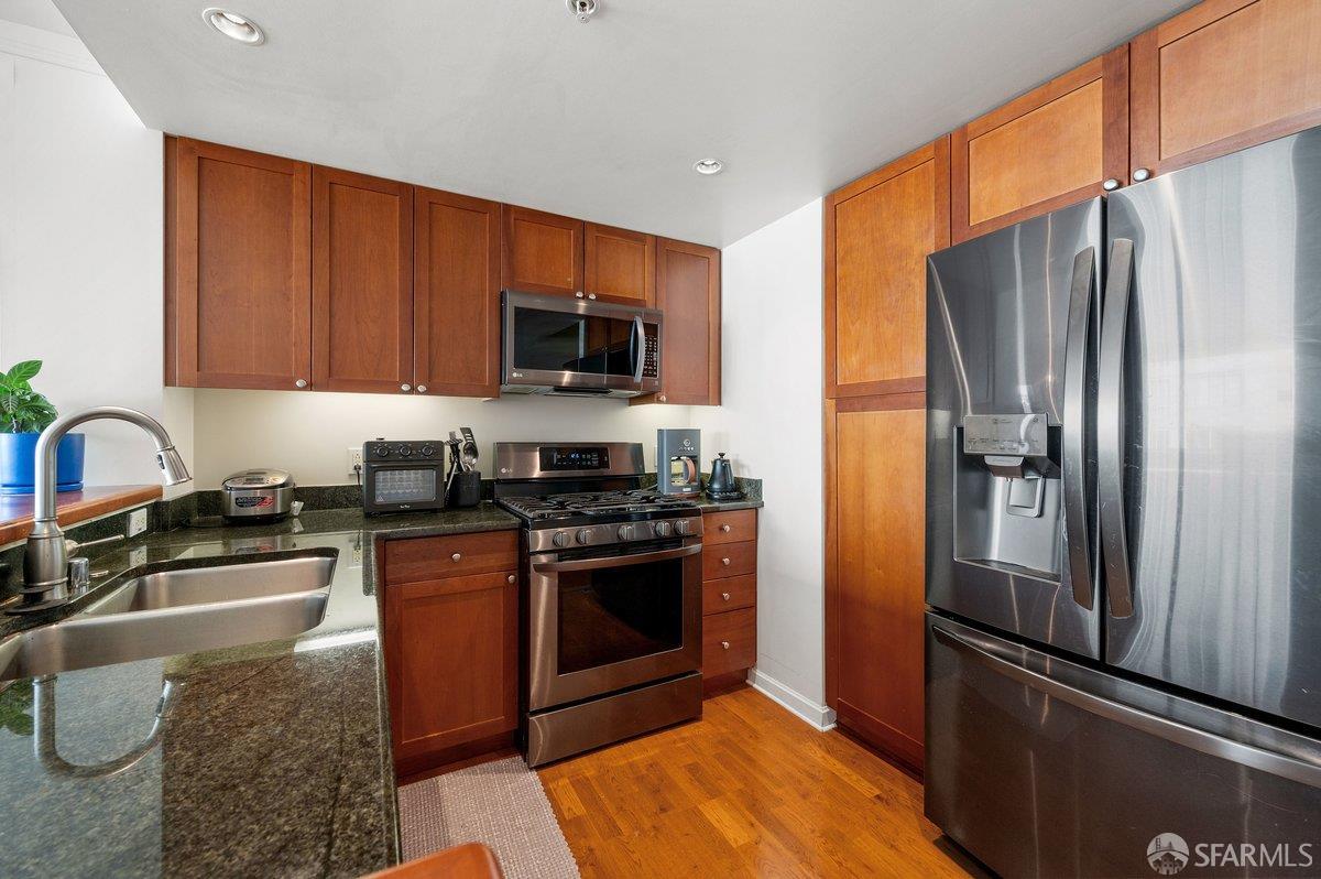 400 Beale Street # 701
