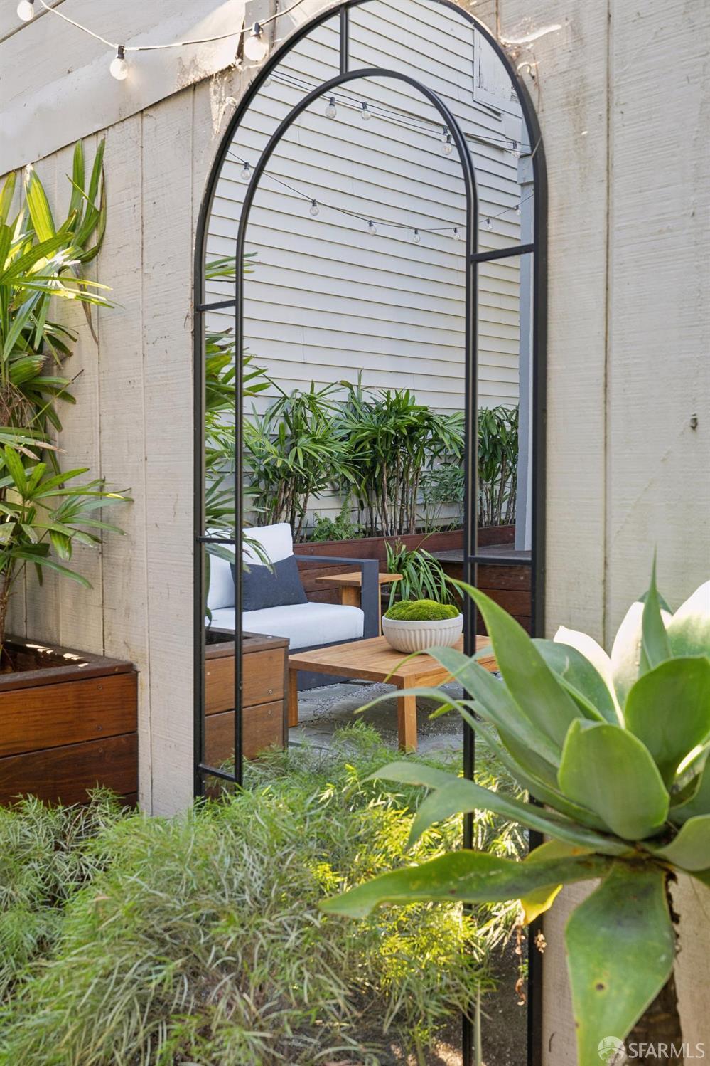 814 Hampshire Street