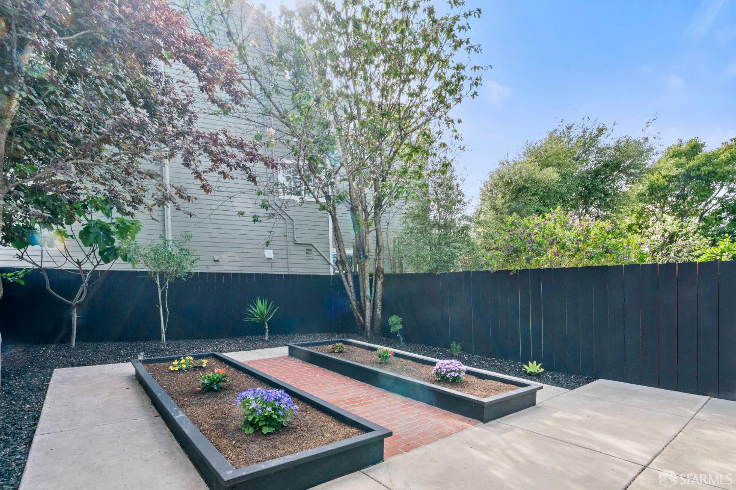 384 Rolph Street
