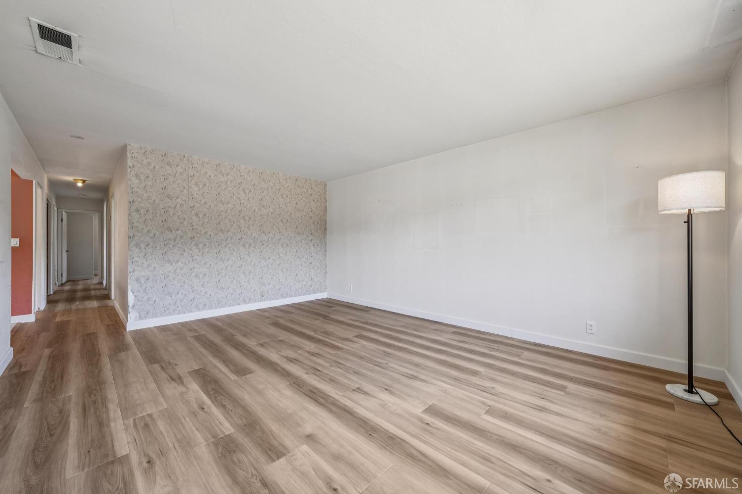 5175 La Corte Bonita