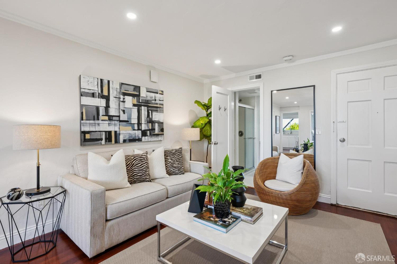 469 Collingwood Street